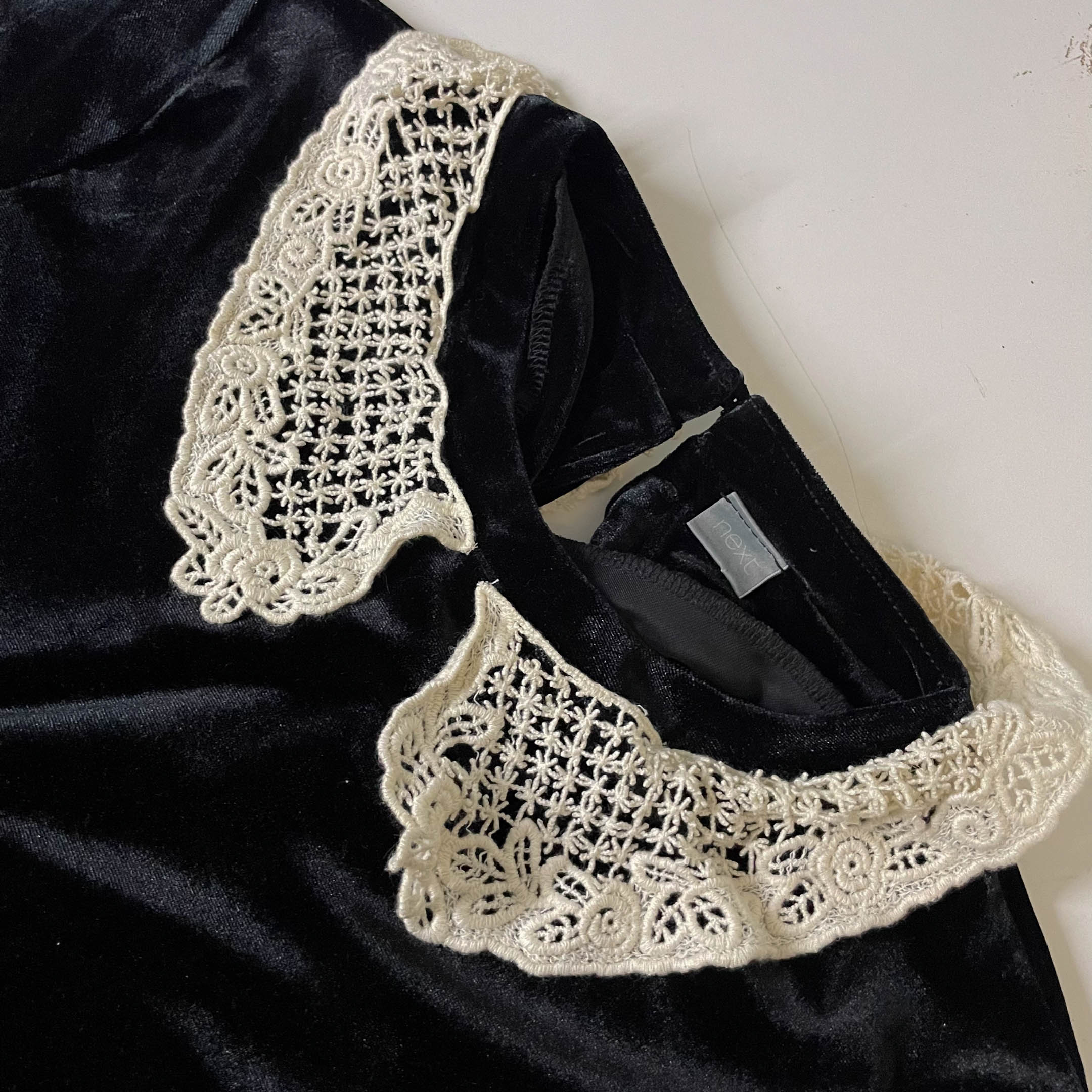 Vintage Womens Next Knee length Velvour black 90's dress in S/M |L34W18|SKU 3735