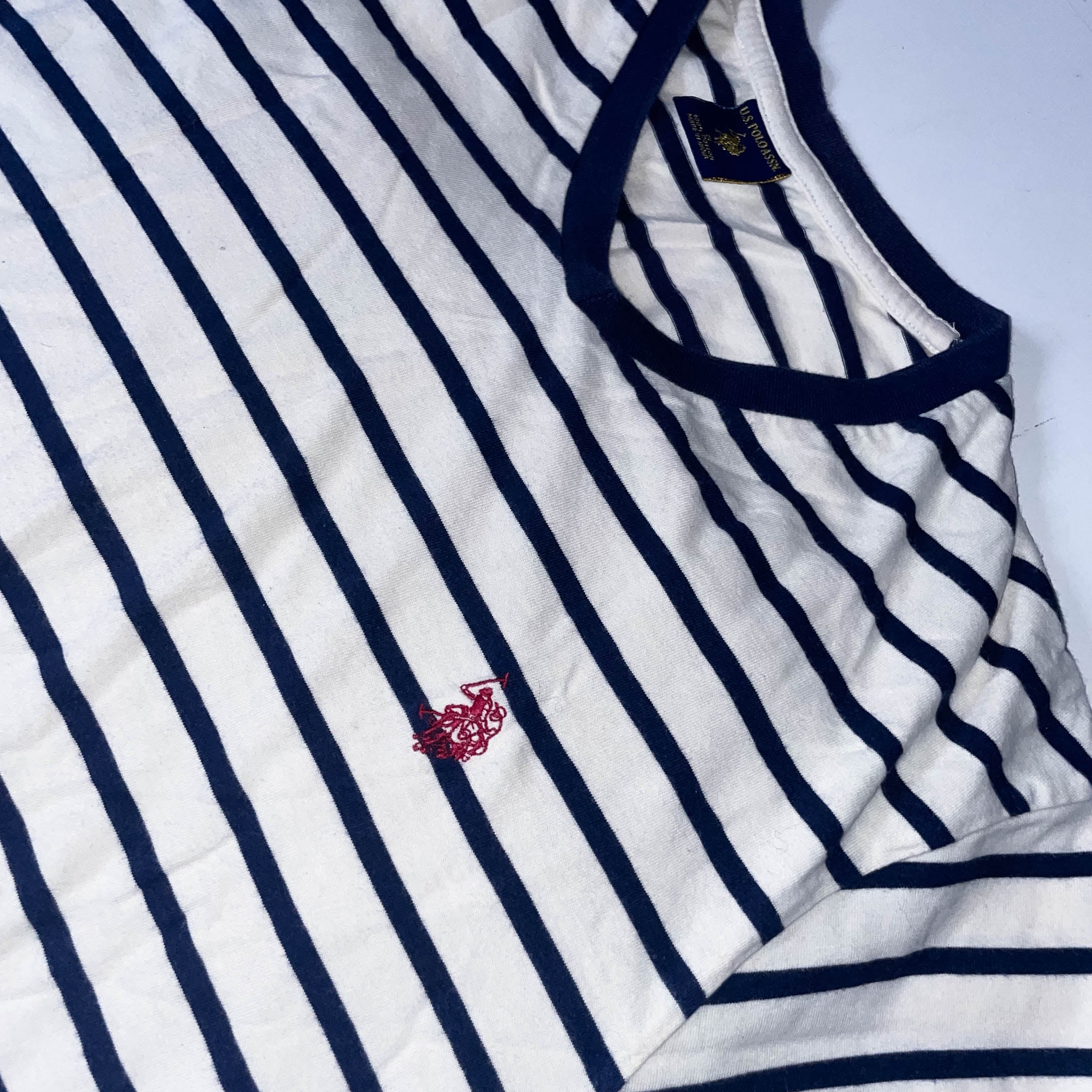 Vintage US. Polo. ASSN. white and blue multi stripe small vneck tees
