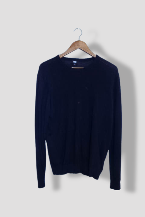 Vintage Uniqlo mens medium long sleeve black knitted sweatshirt