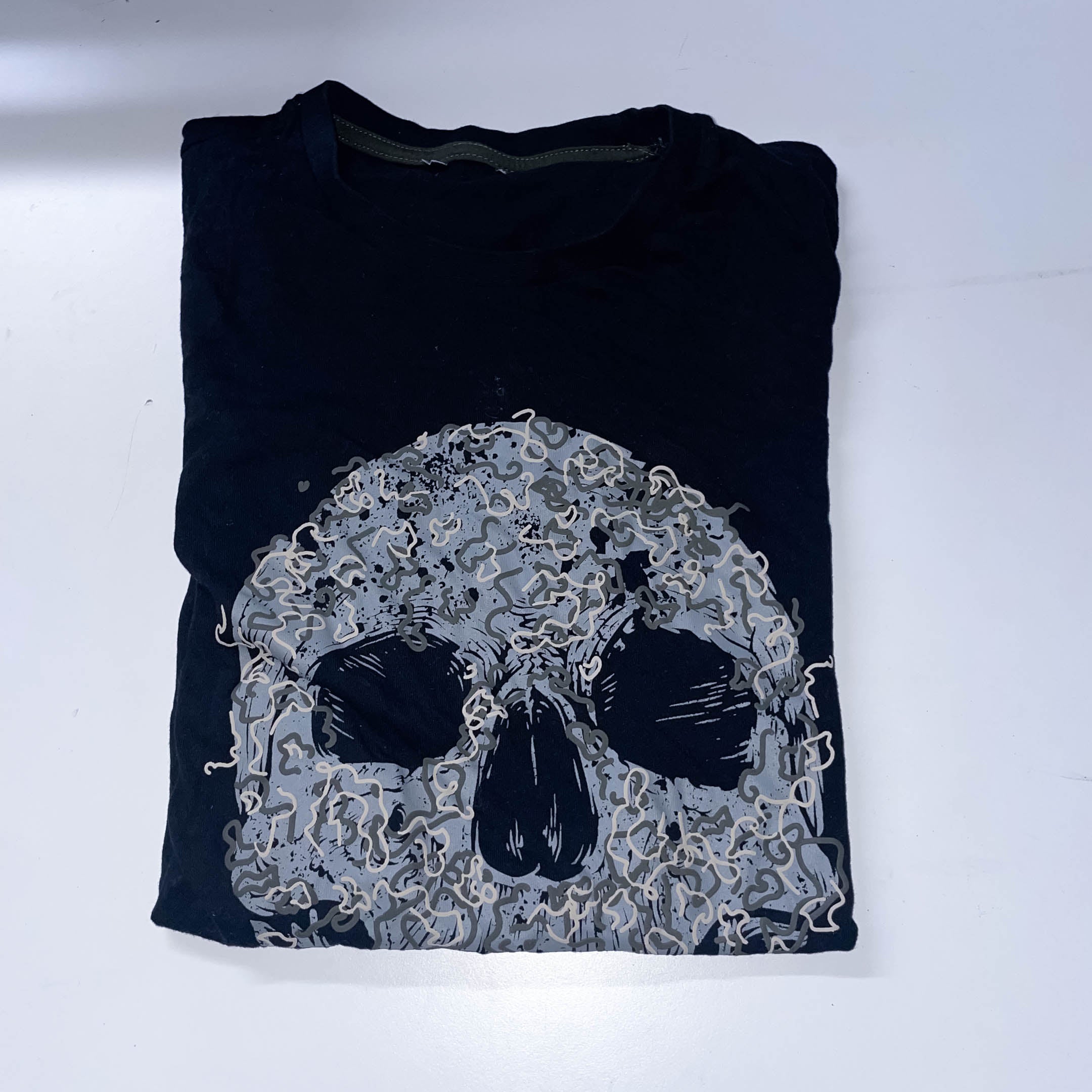 Vintage Skull Graphics navy small short sleeve tees