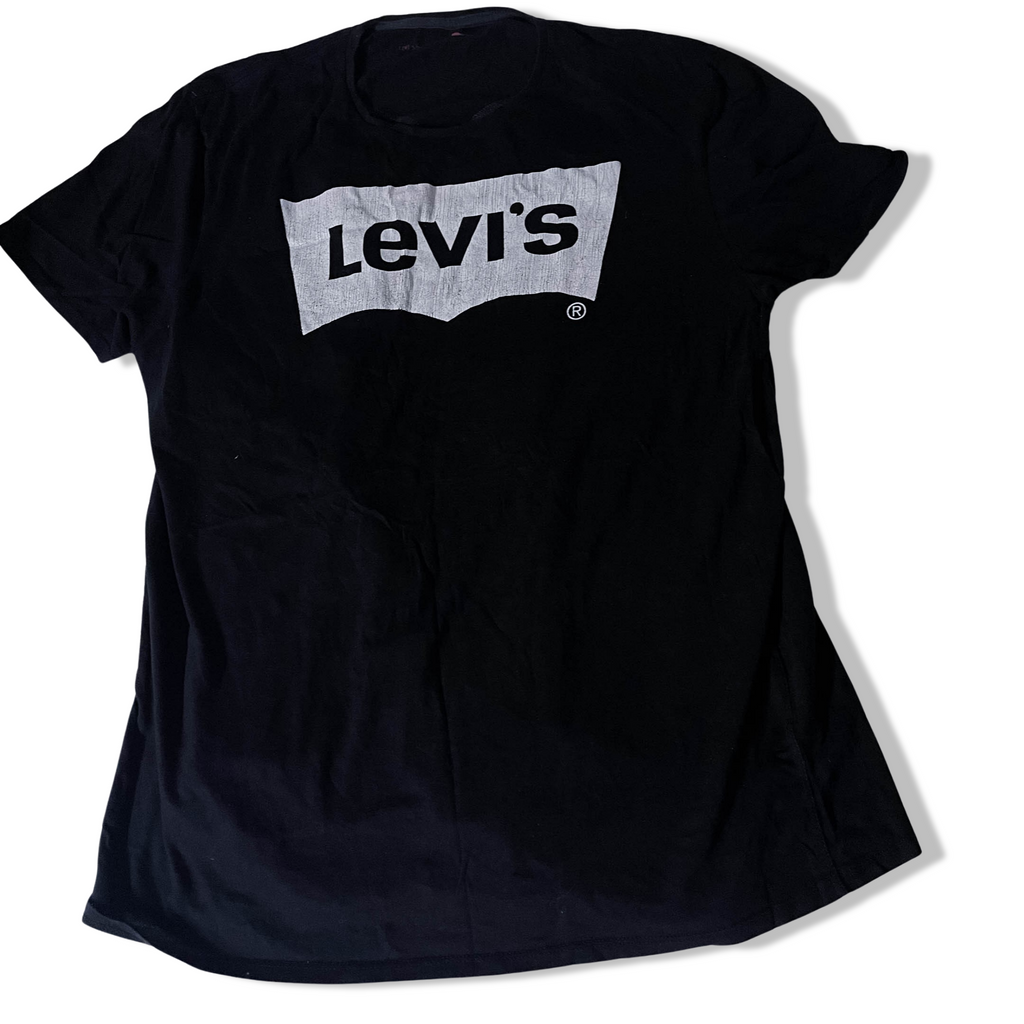 vintage Black Levi's big logo mens medium tshirt