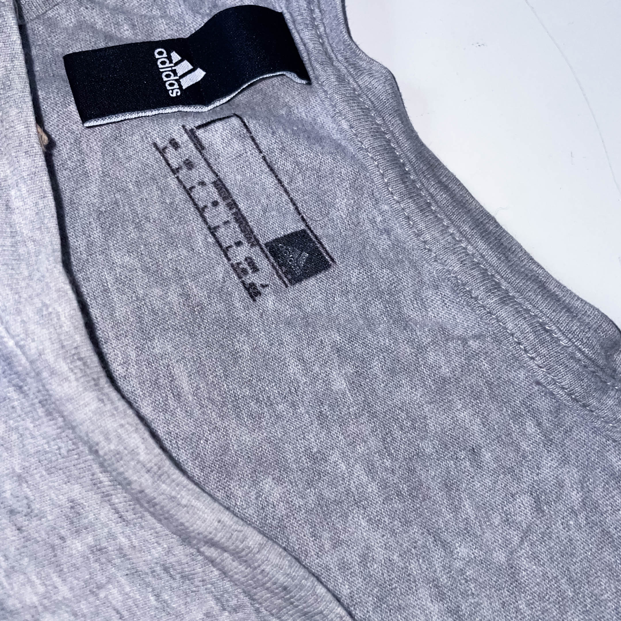 Vintage Grey Adidas Graphics mens large short sleeve tees