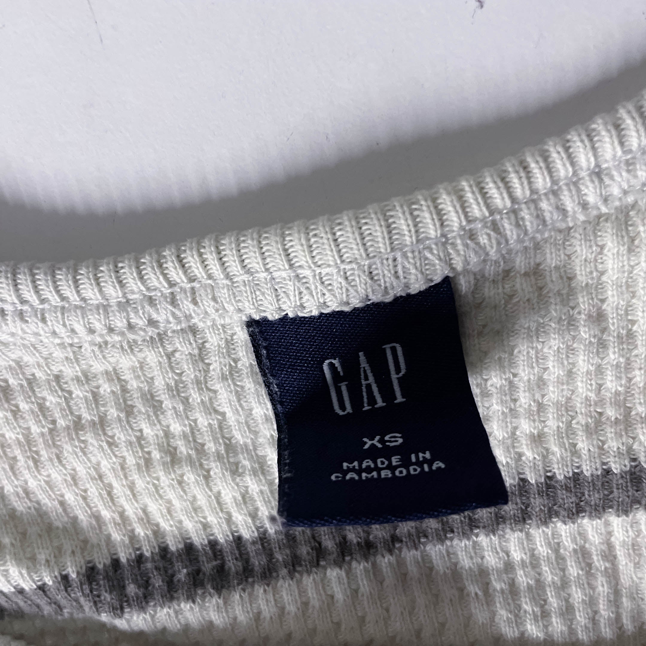 Vintage Gap white stripe sweatshirt XS