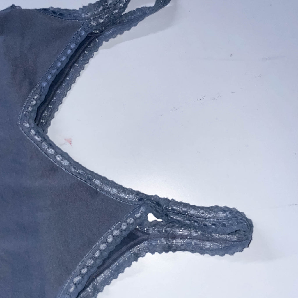 Vintage Nouvelle Seamless lace trim ribbed medium v-neck grey tank top