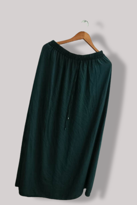 Vintage womens plain green Zara Basic medium skirt
