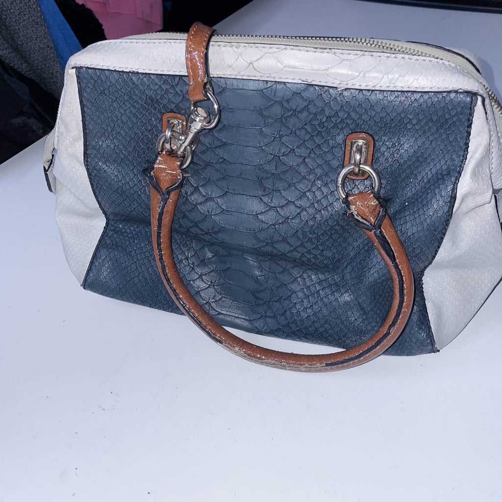 Vintage White Guess Snakeskin handbag