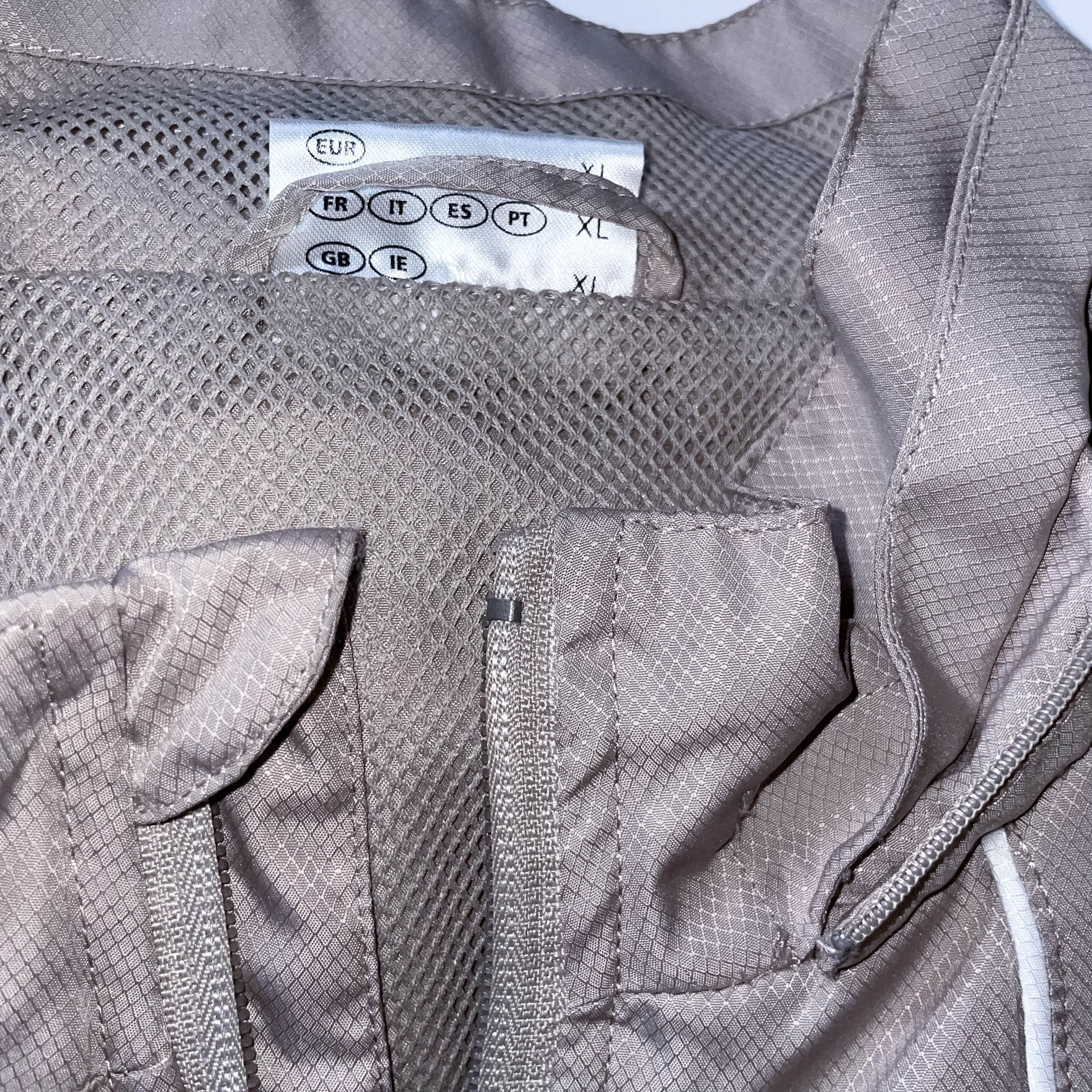 Vintage 4 Sports Cream Windbreaker Full Zip Track Top in XL