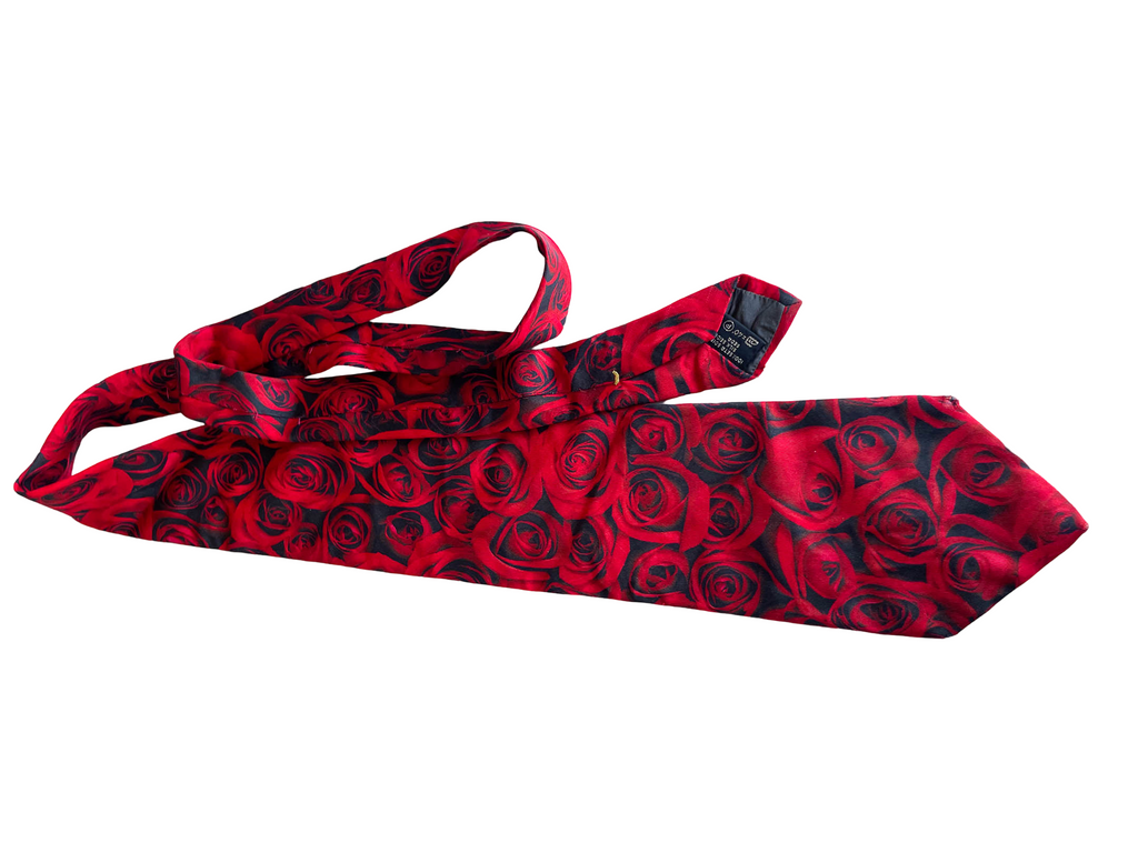 Vintage red rose print Robert Charles men's silk seida tie| SKU 4363