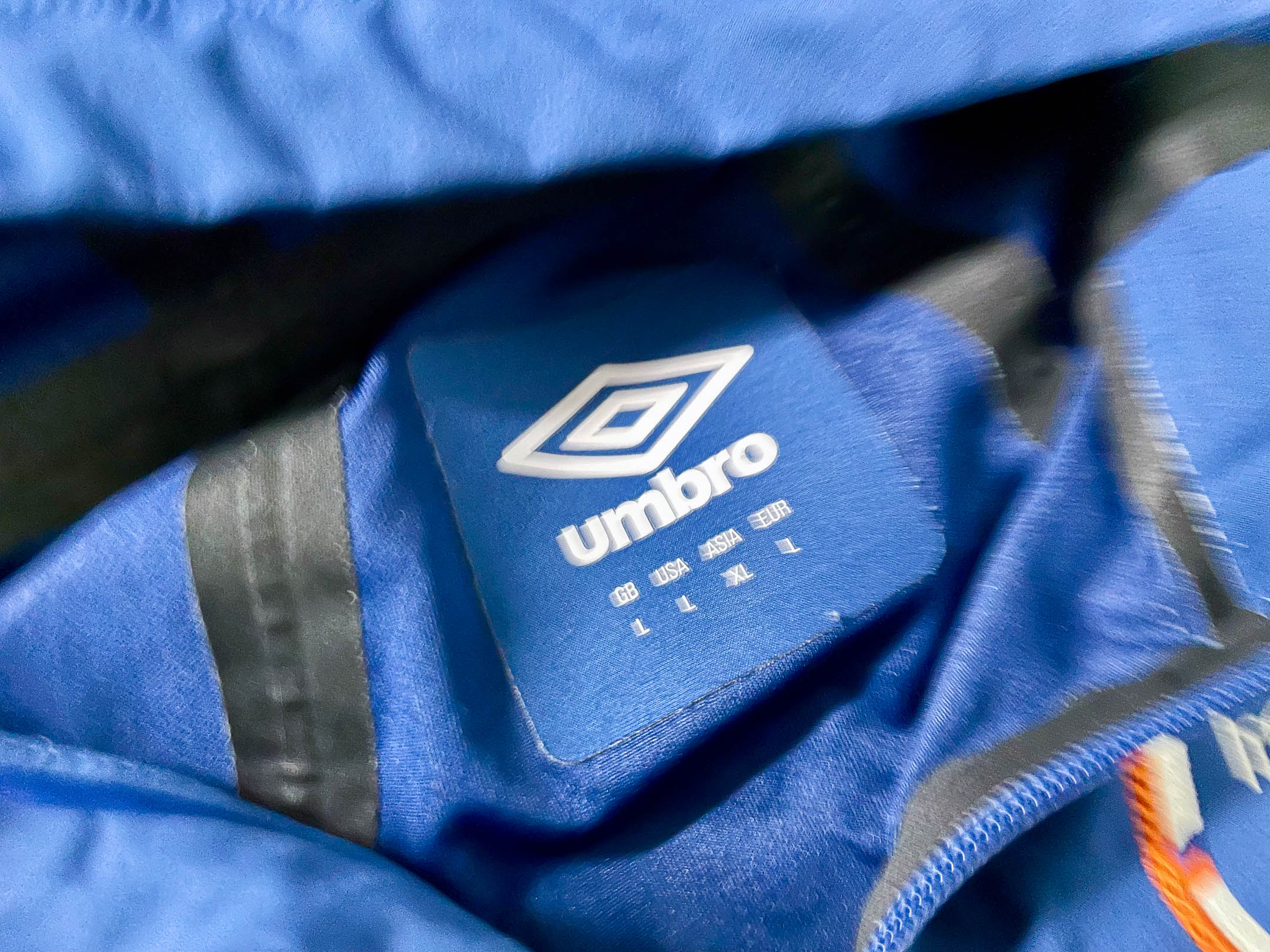 Vintage Men's Umbro Ireland blue full zip hoodie jacket in XL|L31 W24|SKU 4101