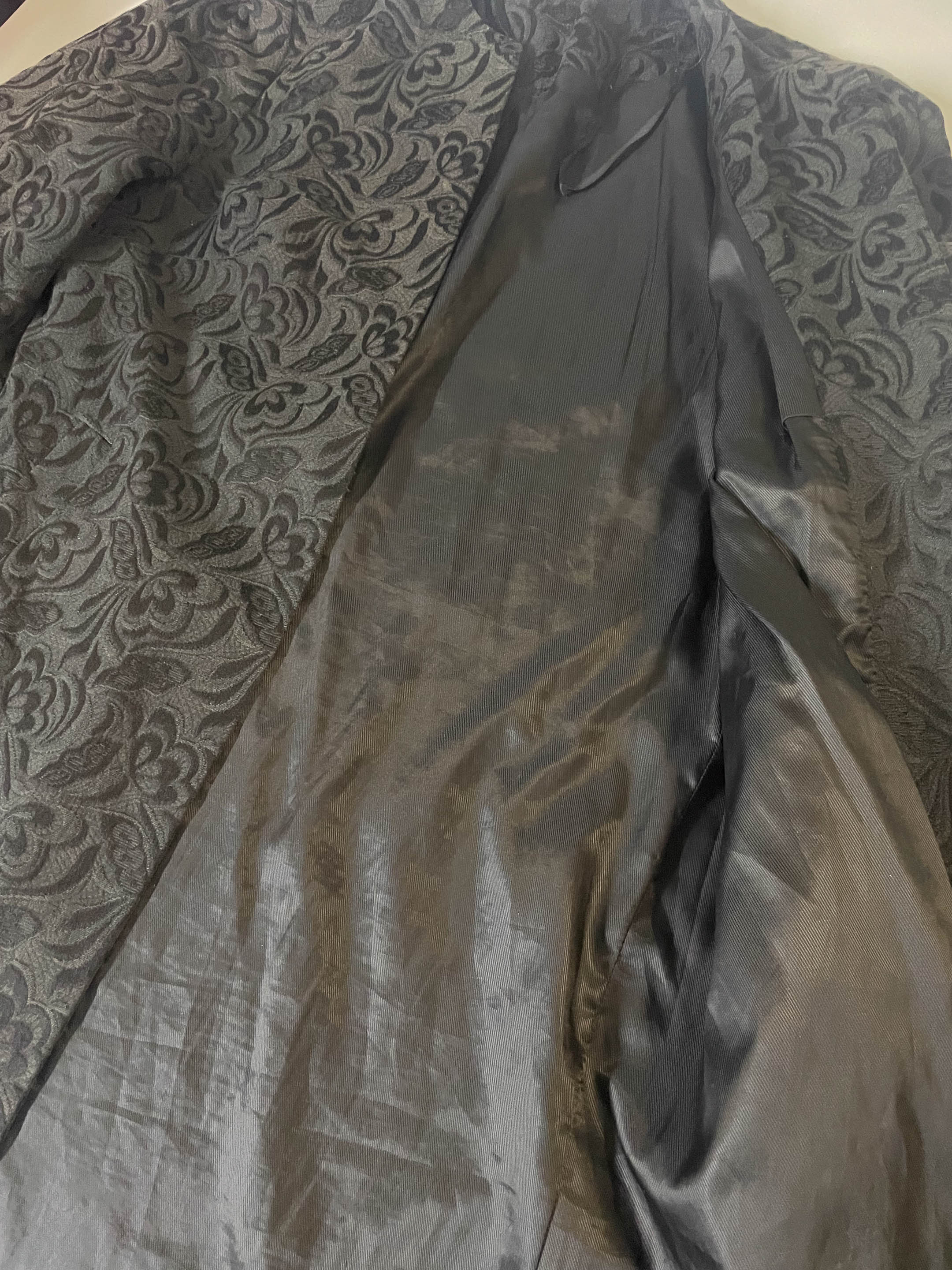 Vintage black women's floral pattern blazer L 33 W 26 | SKU 2759