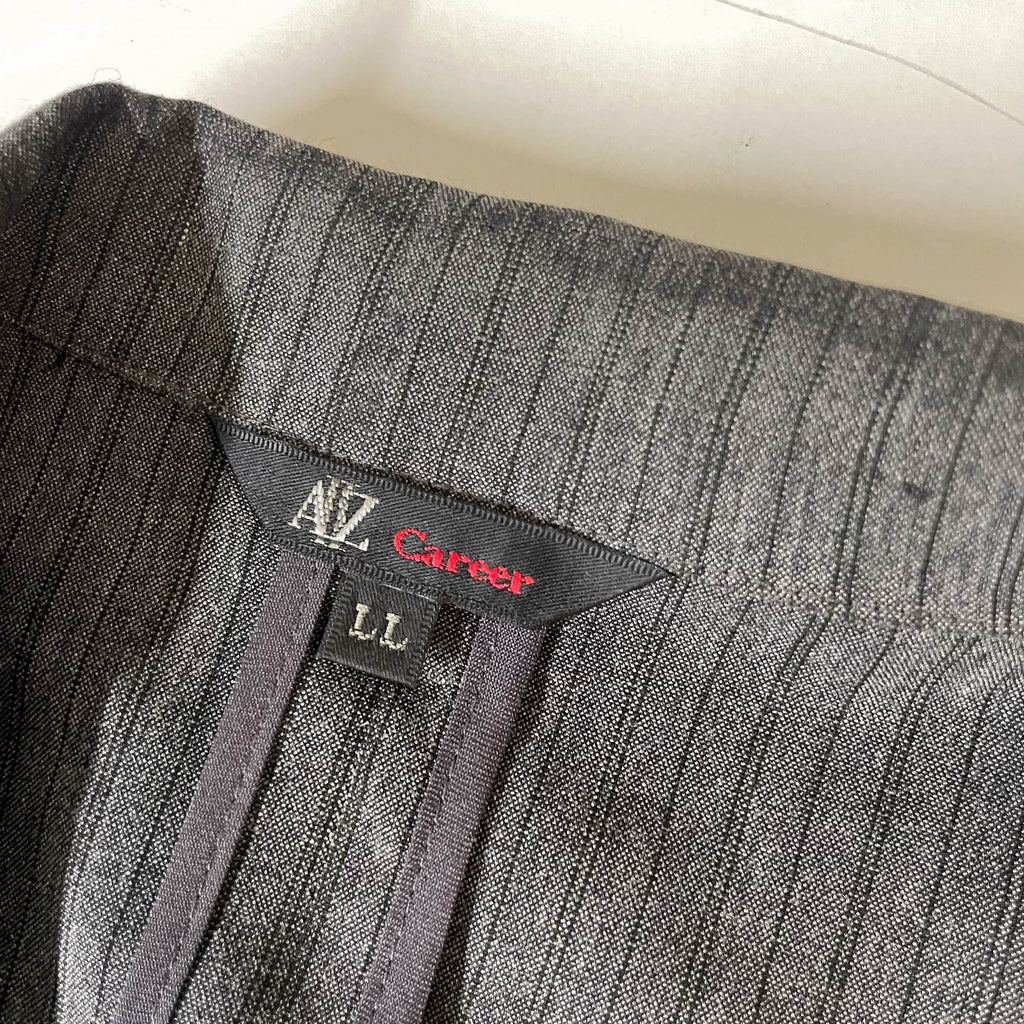 Vintage AZ Career Women's grey stripe large blazers |L26 W20| SKU 3770