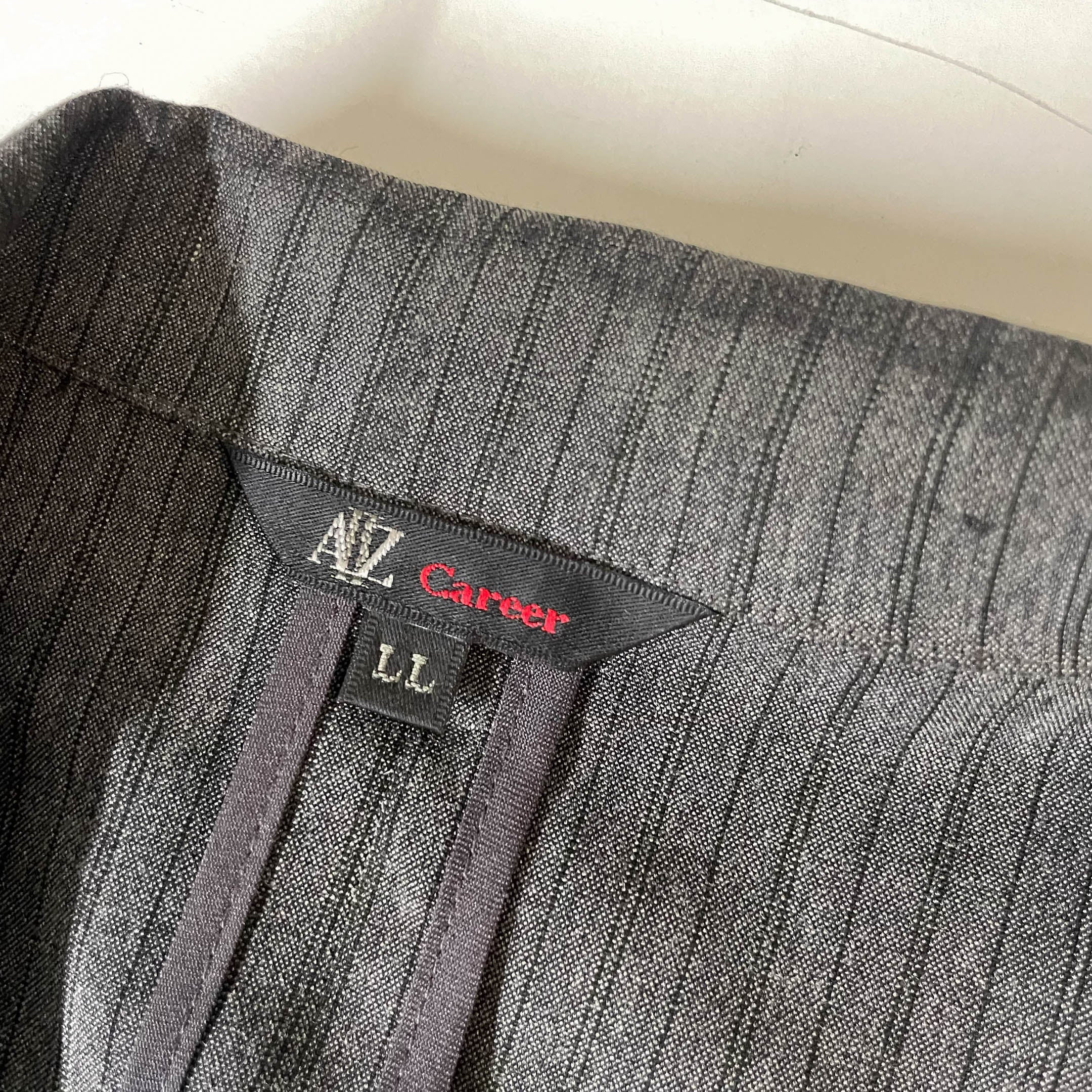 Vintage AZ Career Women's grey stripe large blazers |L26 W20| SKU 3770