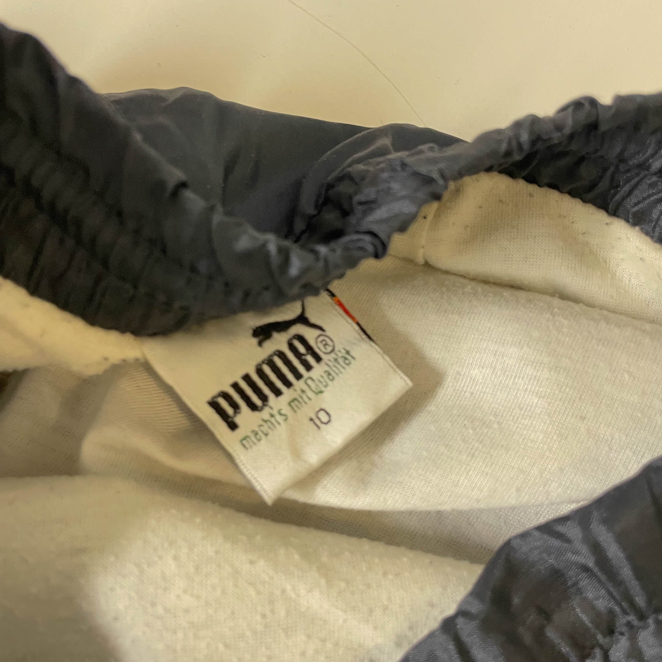 Vintage Puma black men's made in korea shell drawstring pant size 10|L28W42|3780