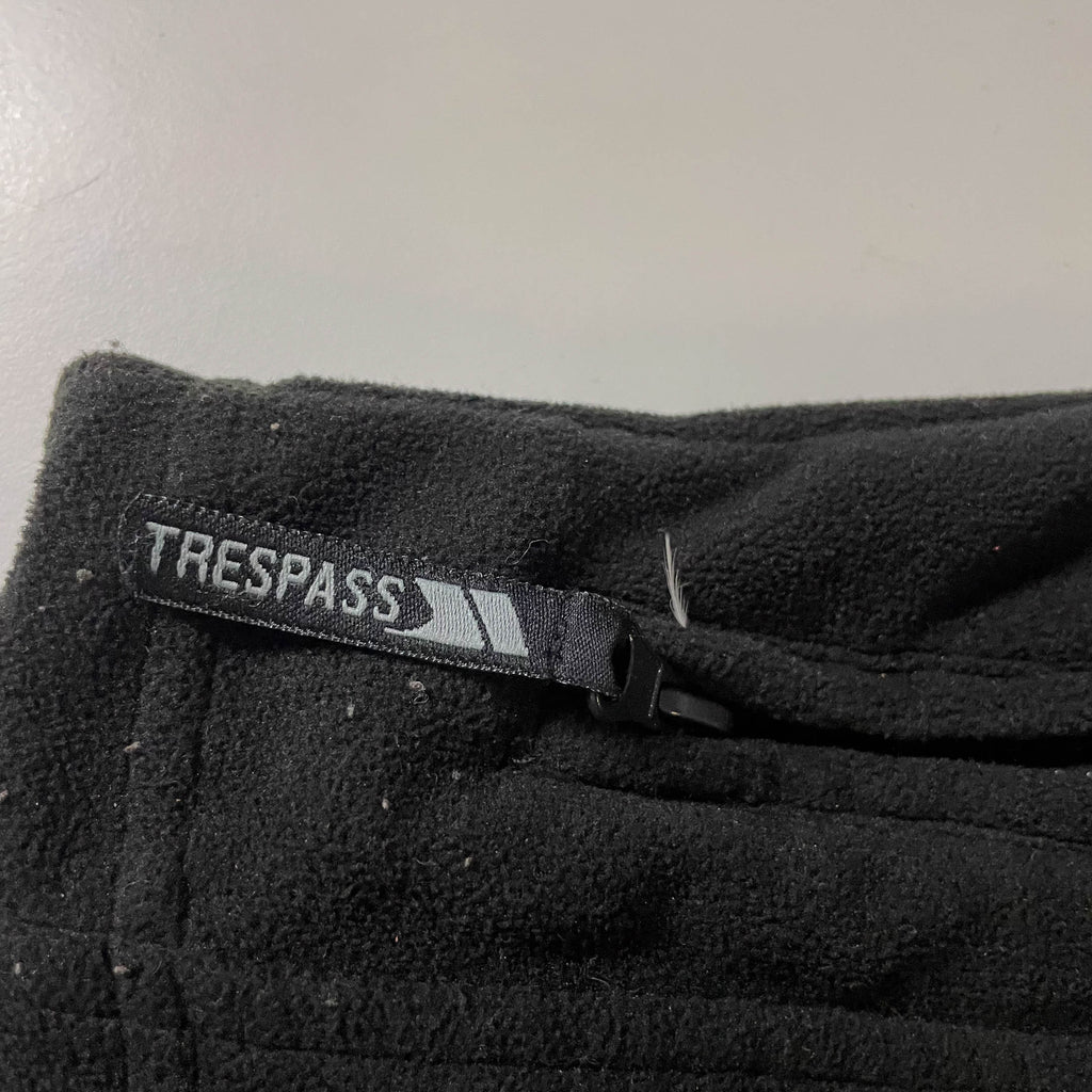 Vintage Men's Trespass made in Bangladesh fleece black jacket in L|L31W25| 3793