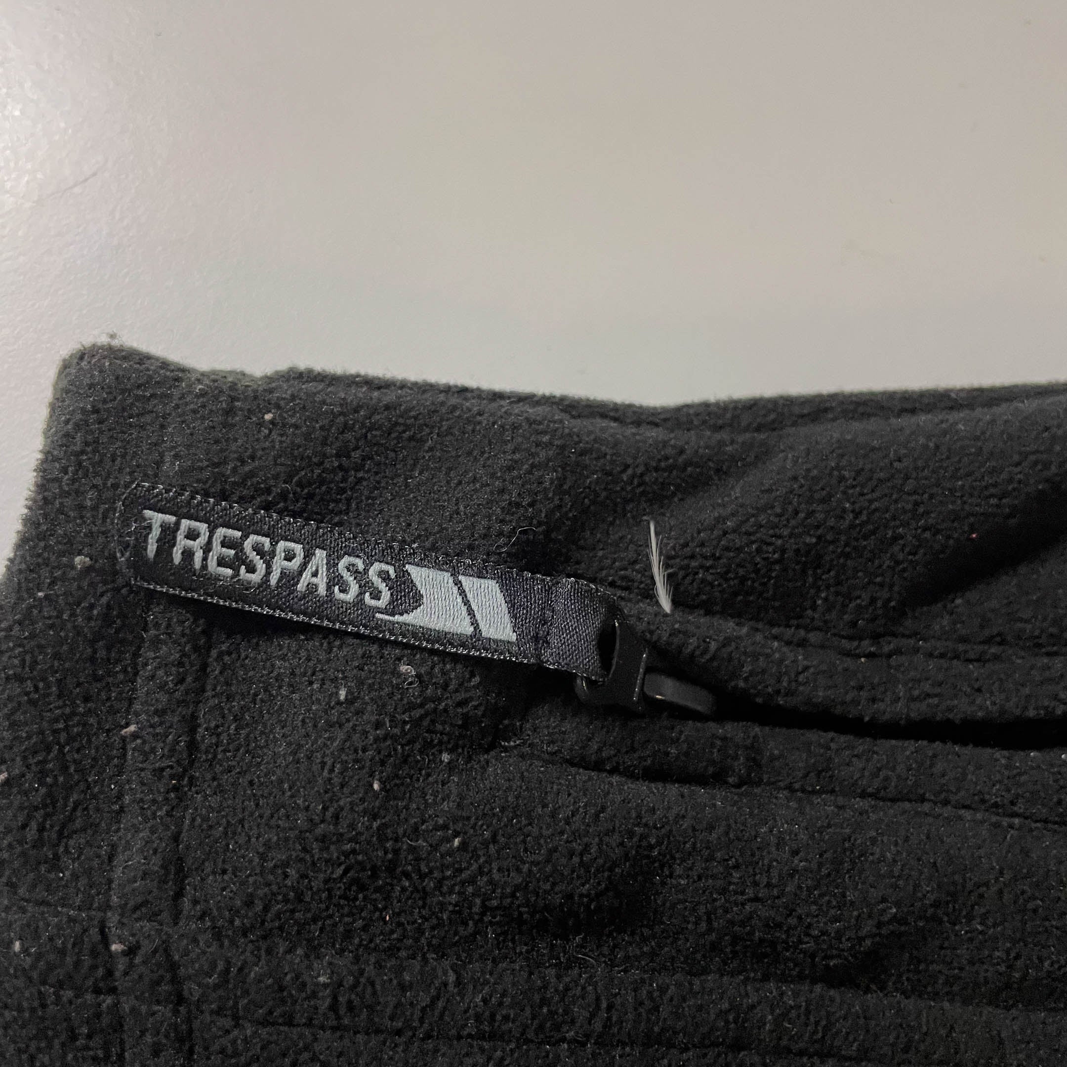 Vintage Men's Trespass made in Bangladesh fleece black jacket in L|L31W25| 3793