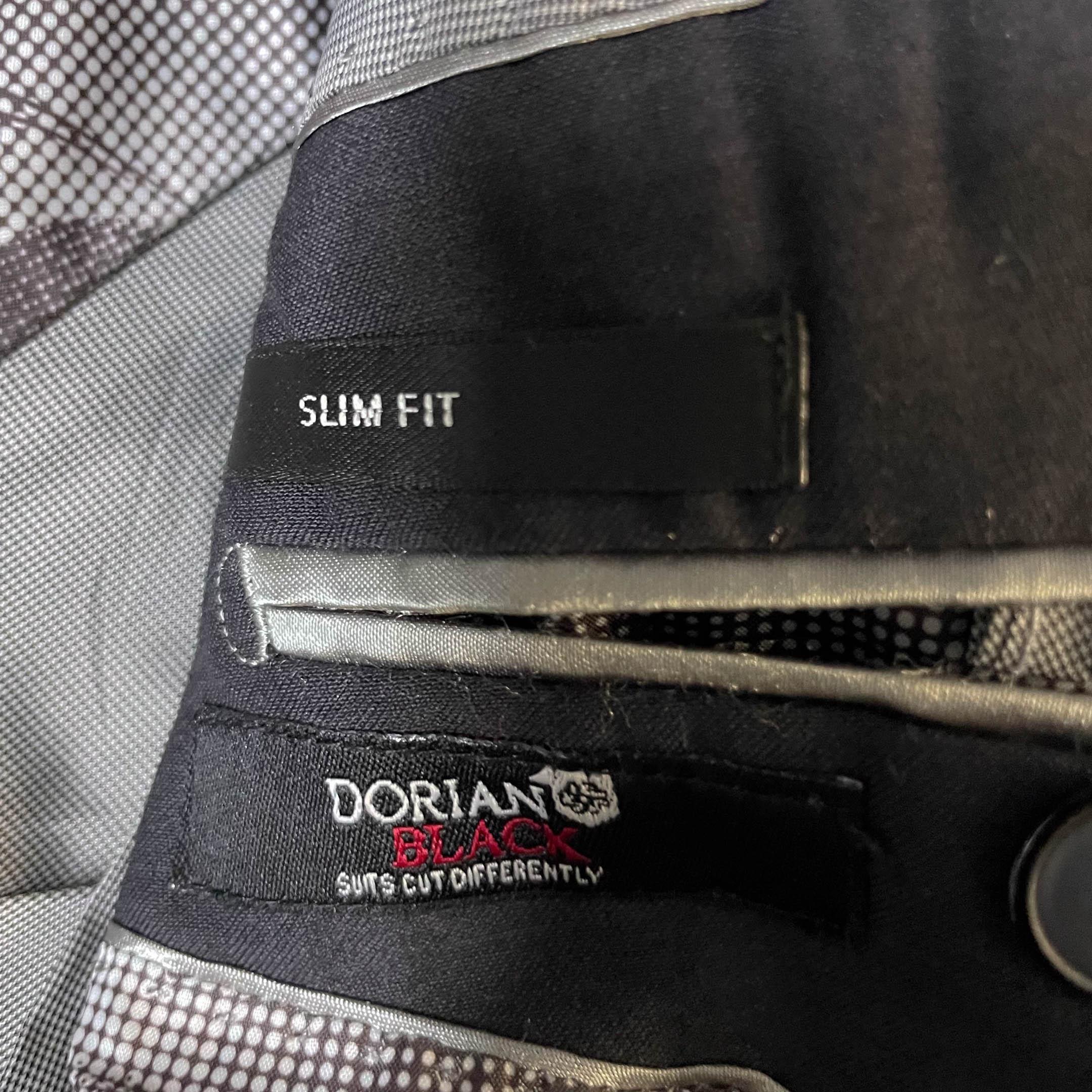 Vintage Men's Dorian Black Tailored fit black blazers in M| L 32 W 20| SKU 3802