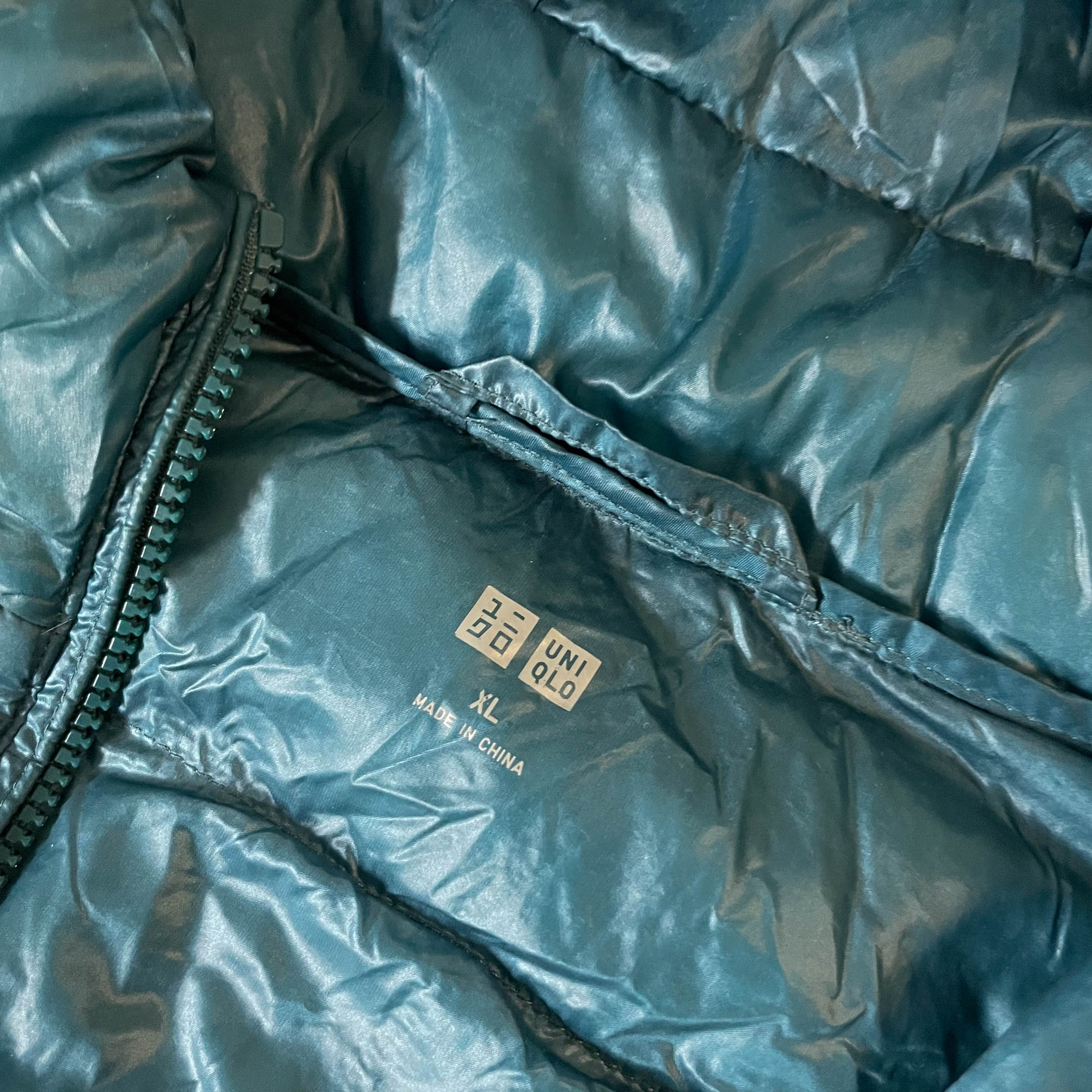 Vintage Women's Uniqlo green puffer padded hoodie jacket in XL |L25 W19|SKU 3804