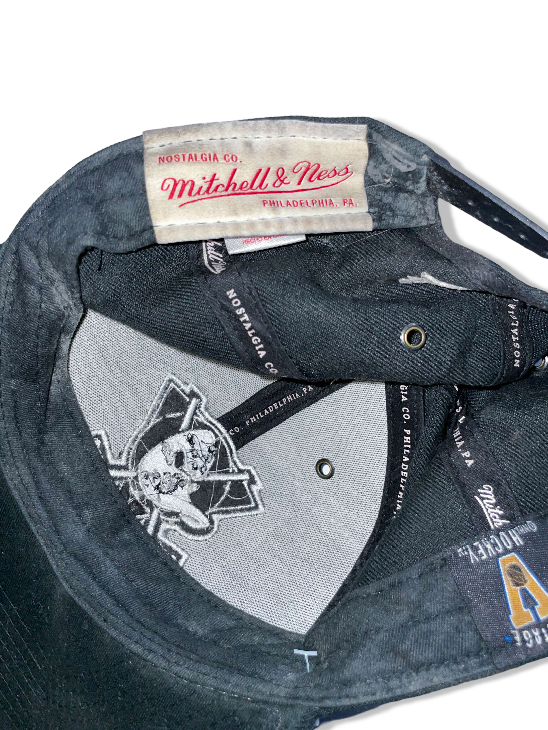 Vintage Mighty Duck crest Mitchell & Ness black baseball cap| SKU 4937