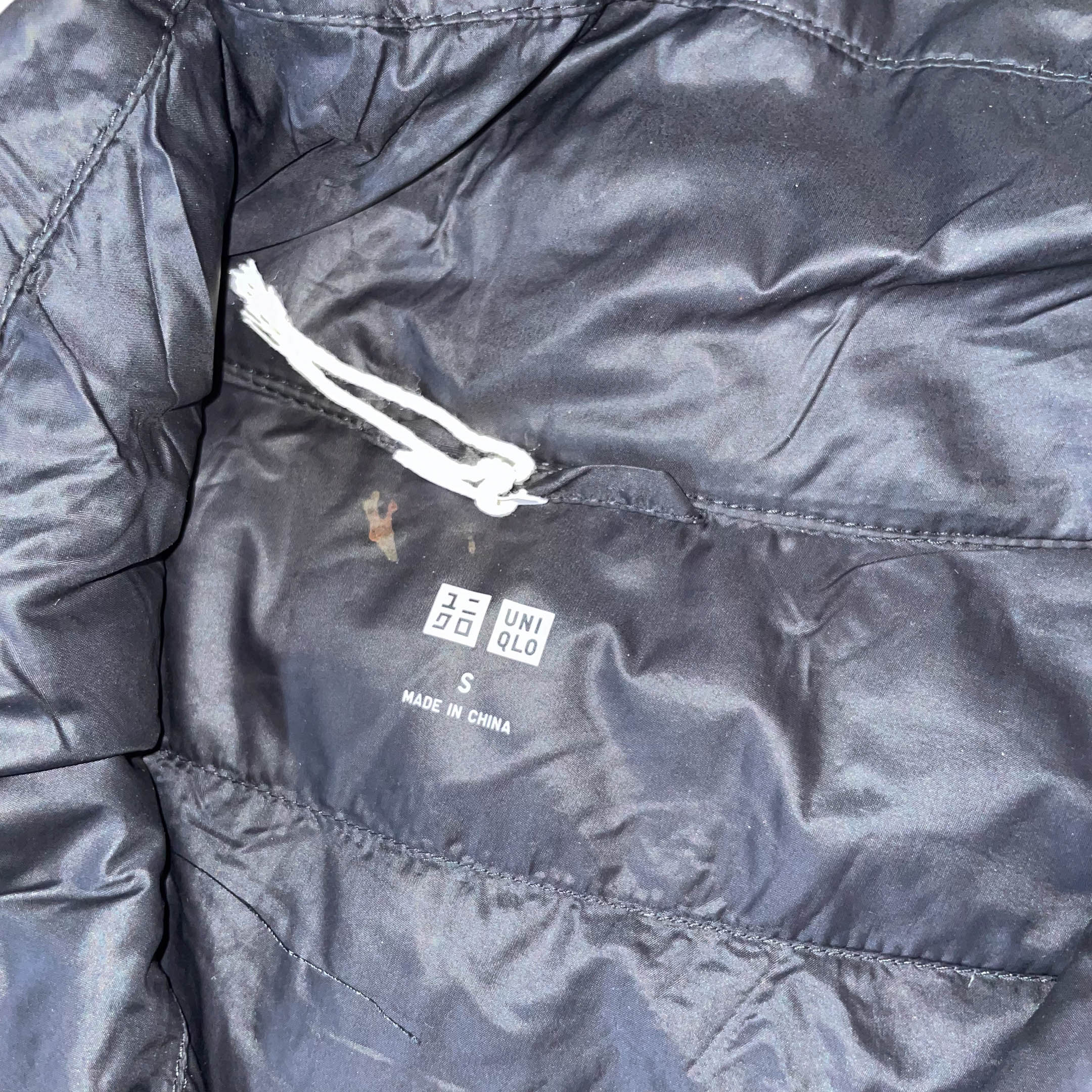 Vintage Women's black Uniqlo puffer padded full zip jacket in S|L27 W18|SKU 3829