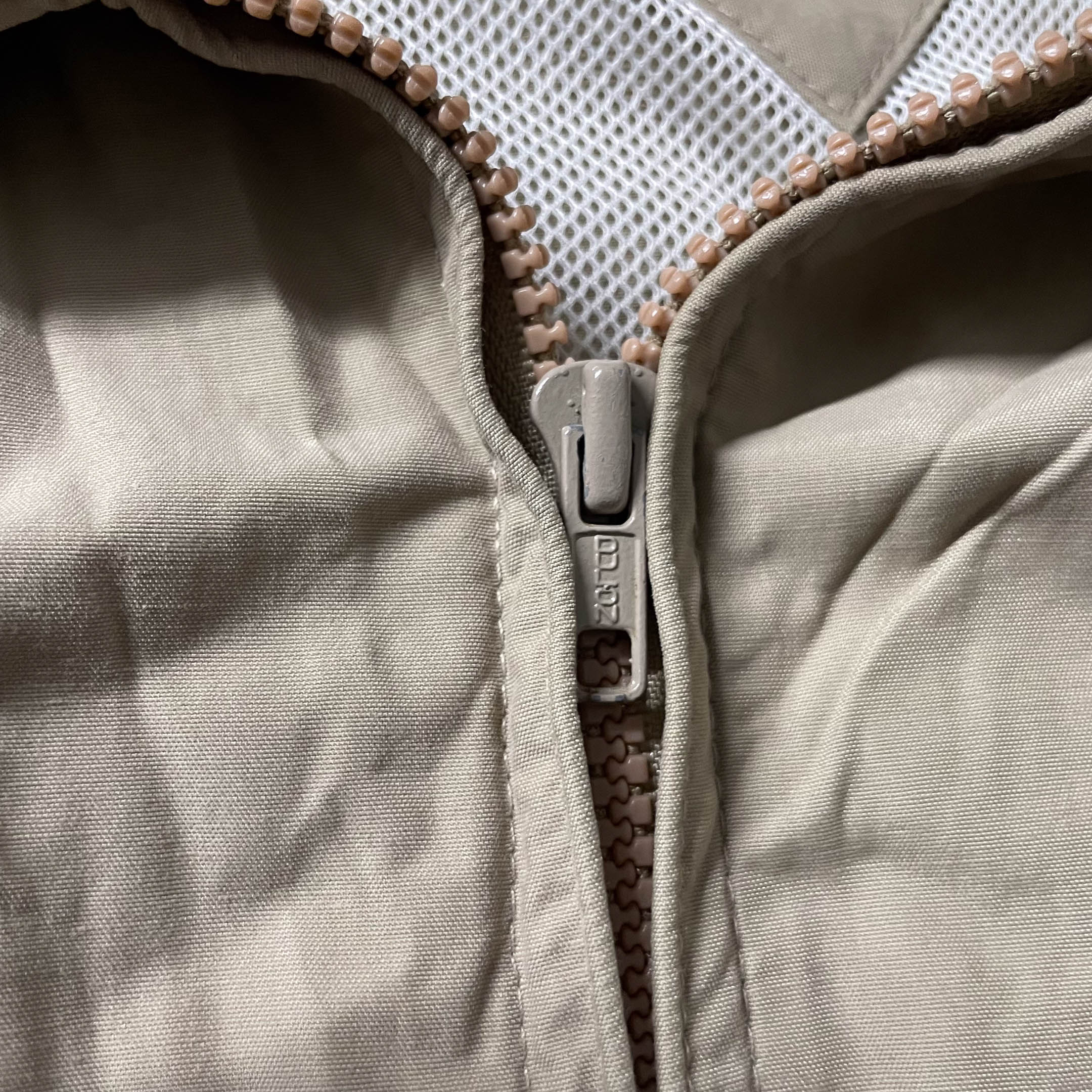 Vintage Natural issue Khaki waterproof hooded jacket in 2XL| L31 W27|Macau Made