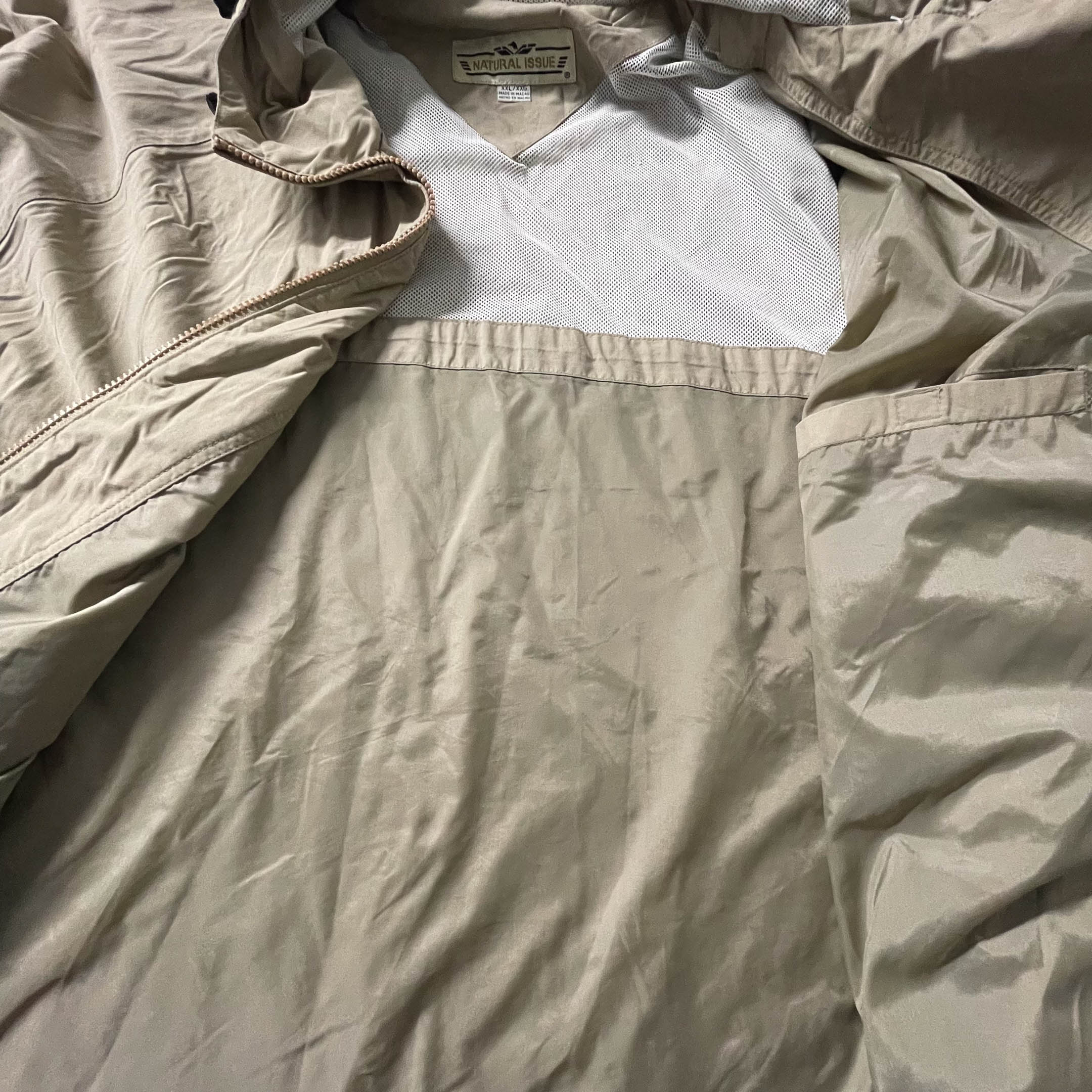 Vintage Natural issue Khaki waterproof hooded jacket in 2XL| L31 W27|Macau Made