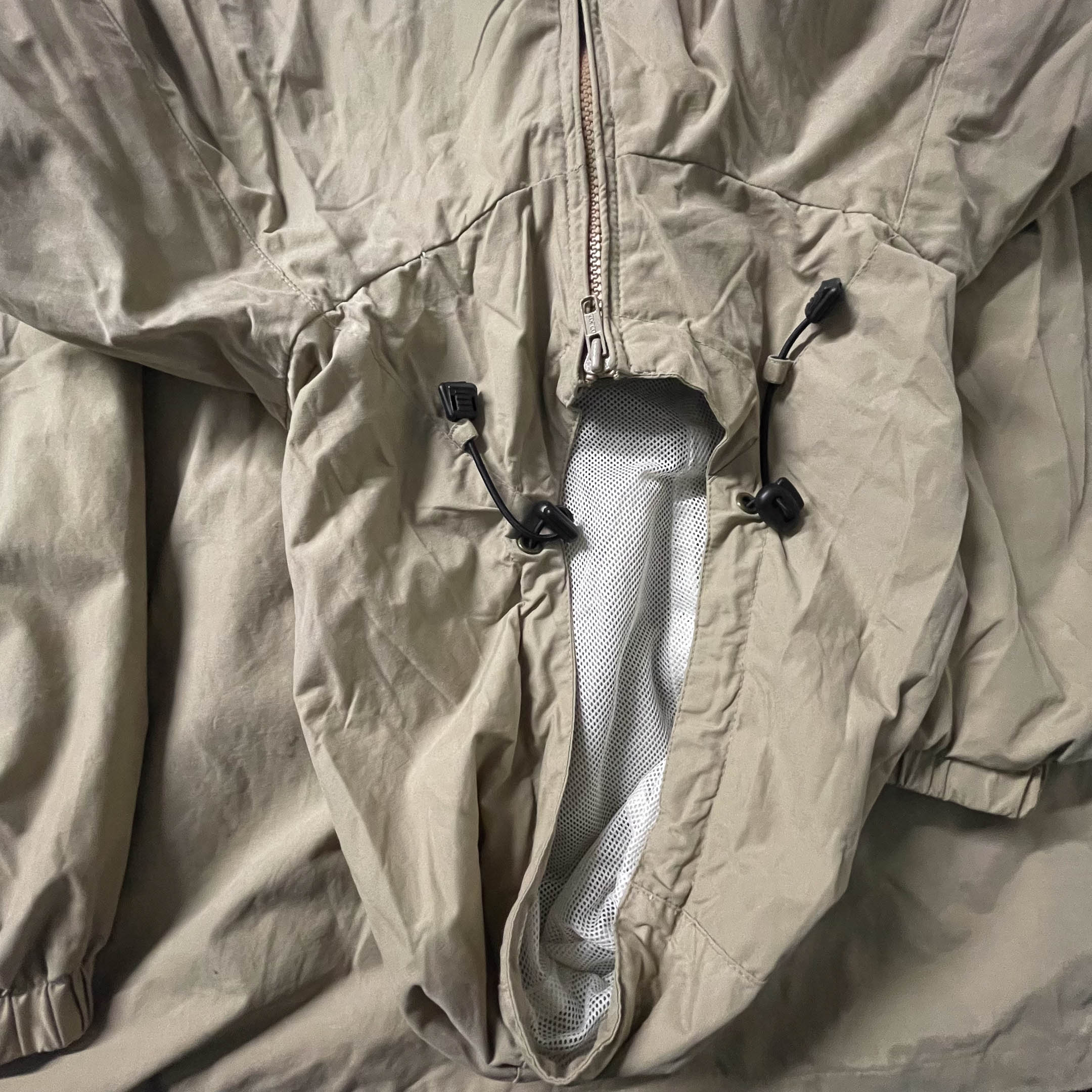 Vintage Natural issue Khaki waterproof hooded jacket in 2XL| L31 W27|Macau Made