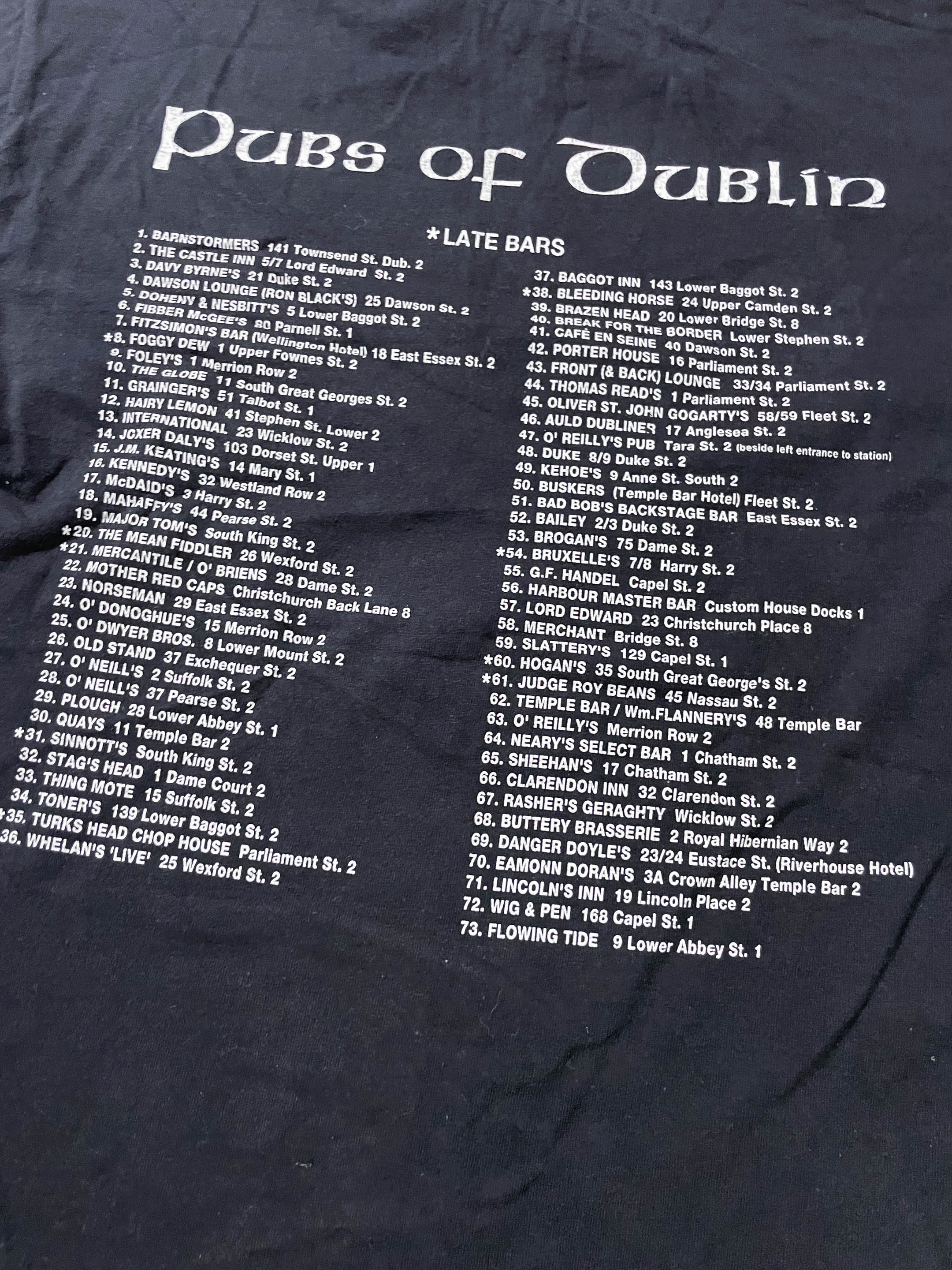 Vintage Men's Fruit of the loom Pubs of Dublin graphics black tees in M|L27 W17| SKU 4123