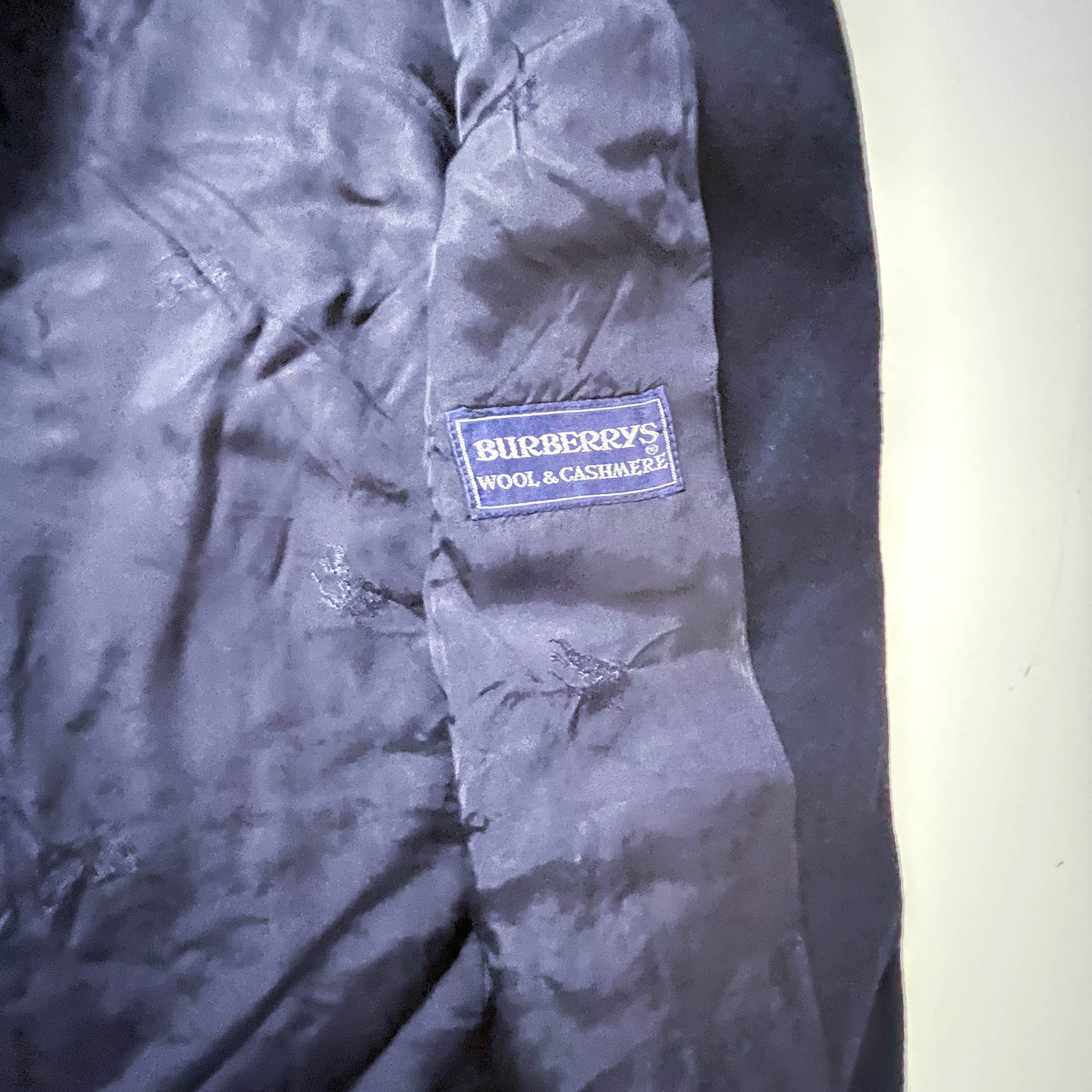 Vintage men's Burberry navy wool and cashmere fit blazers in L| L 29 W 21| 2858