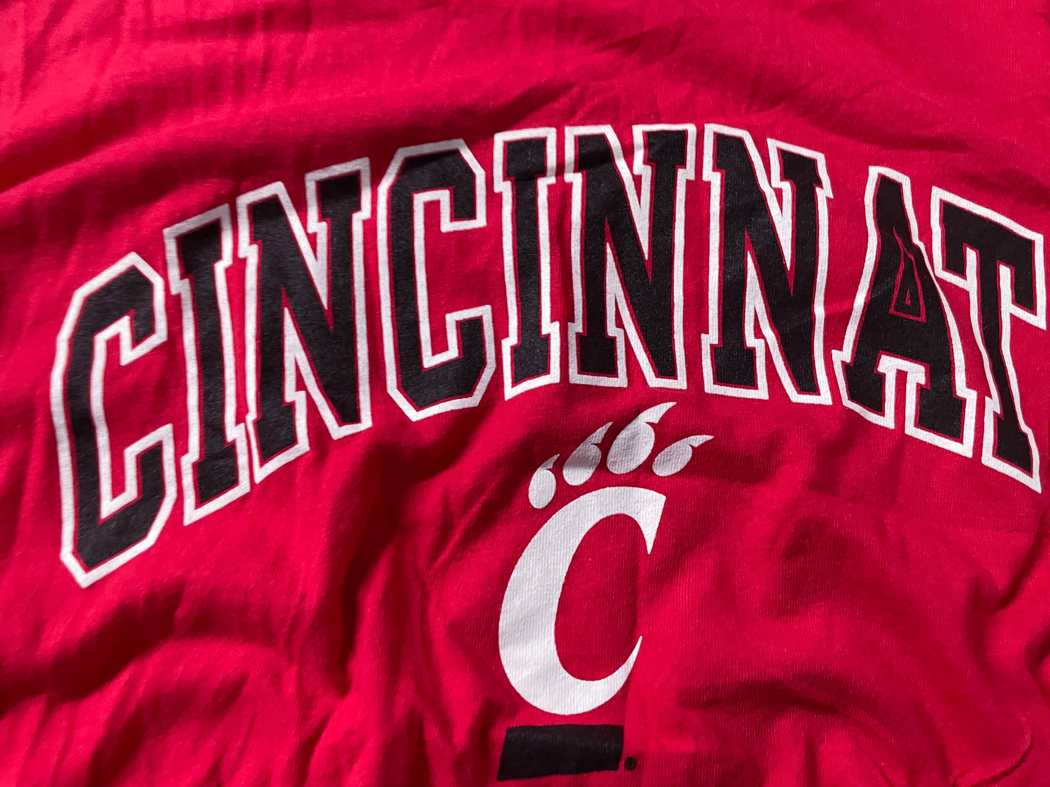 Vintage Men's Champion authentic Cincinnati graphics red tees in L|L29 W19|SKU 4126