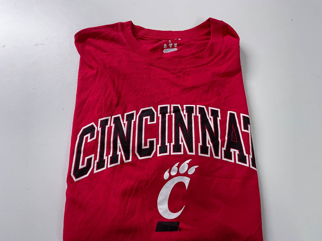 Vintage Men's Champion authentic Cincinnati graphics red tees in L|L29 W19|SKU 4126