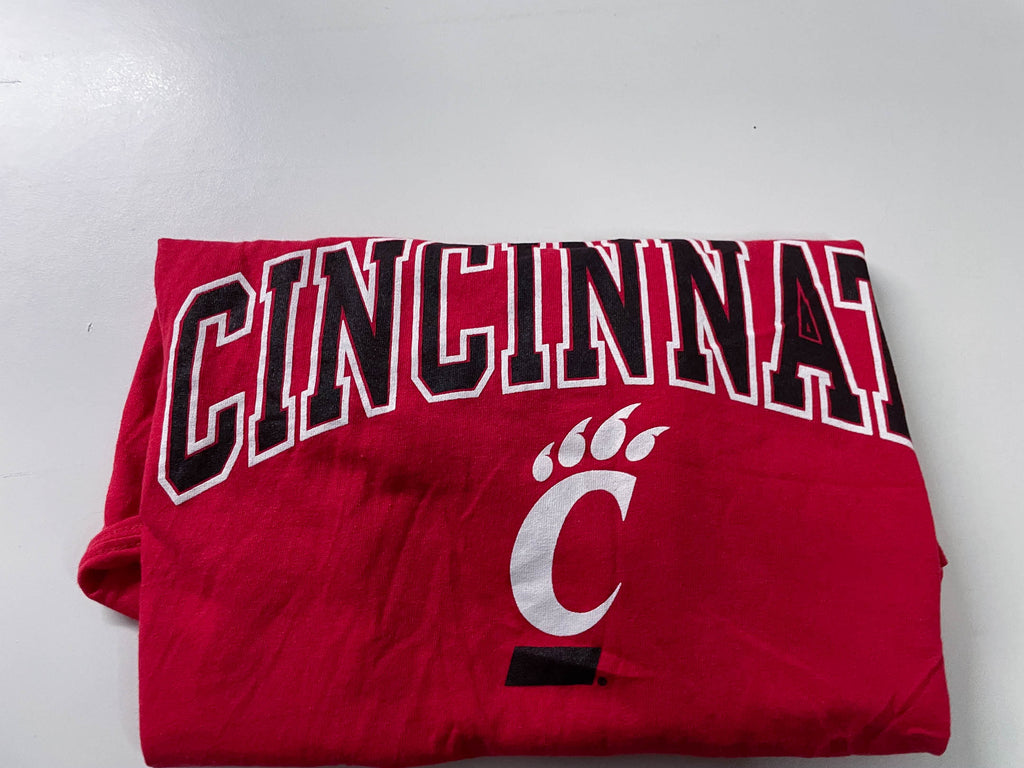 Vintage Men's Champion authentic Cincinnati graphics red tees in L|L29 W19|SKU 4126