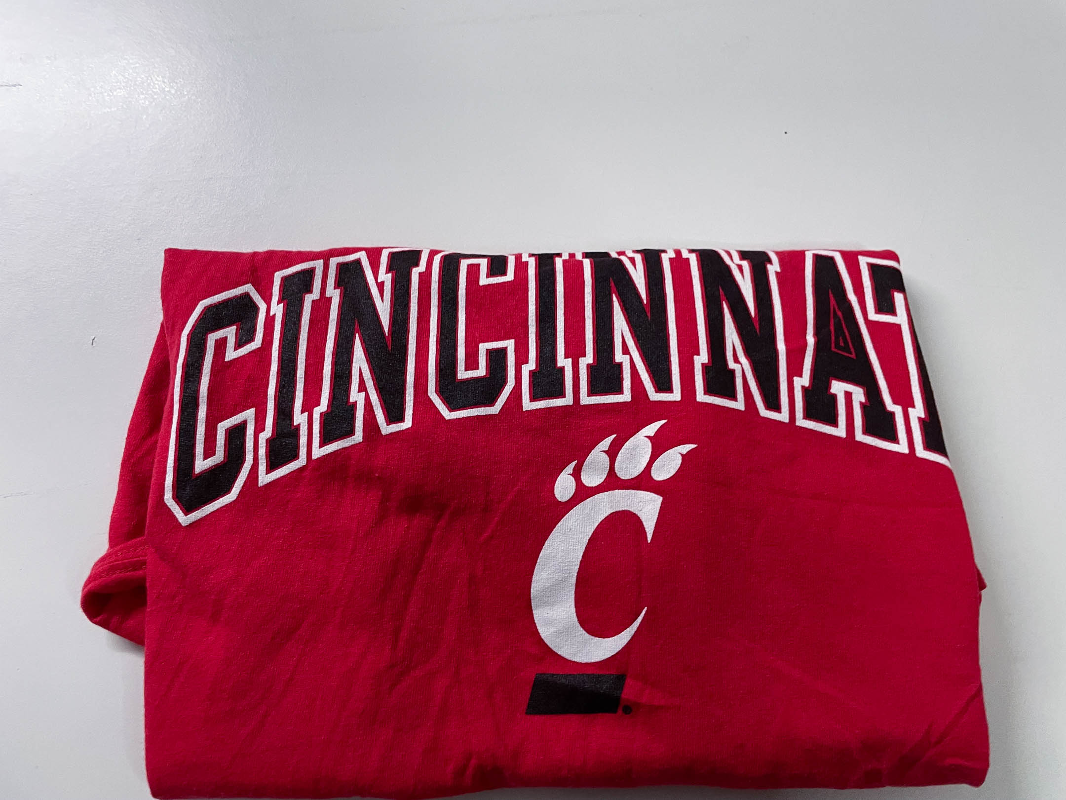 Vintage Men's Champion authentic Cincinnati graphics red tees in L|L29 W19|SKU 4126