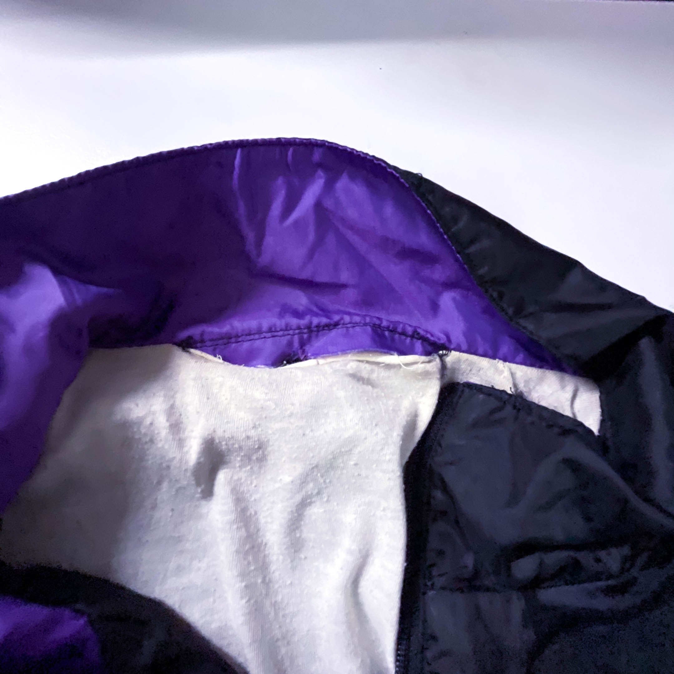 Vintage Black Colorblock winbreaker full zip track jacket in L/XL|L 31 W26|SKU 3883