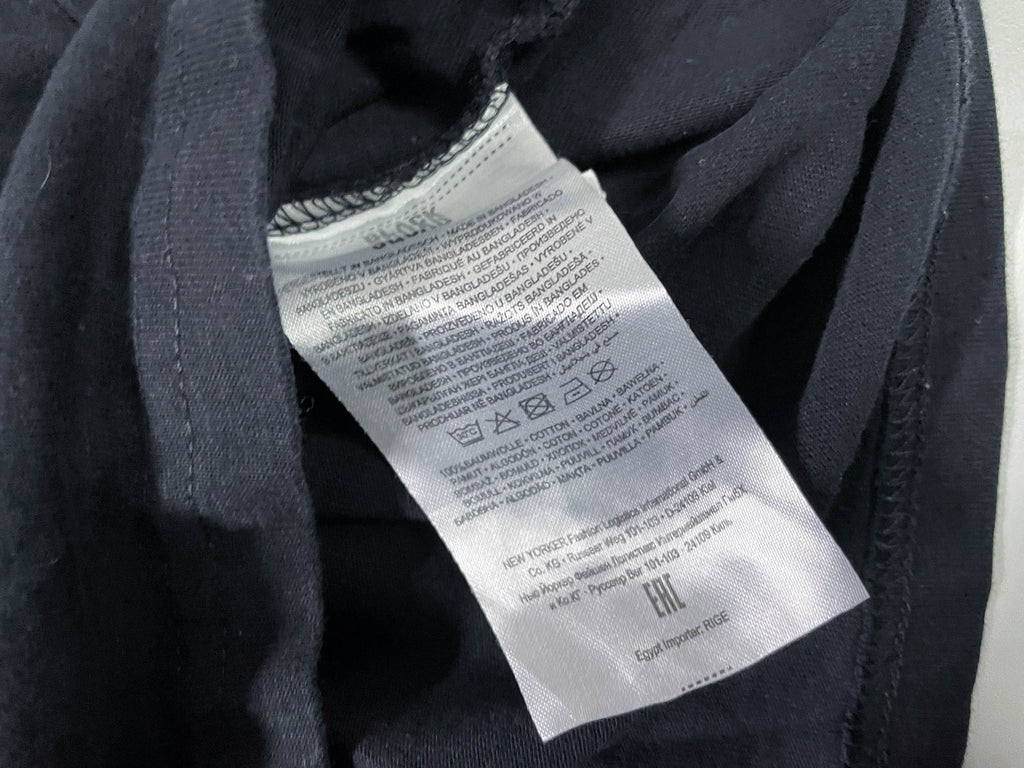 Vintage Men's Black Squad Graphics relaxed fit tees in XS|L27 W19| SKU 4128