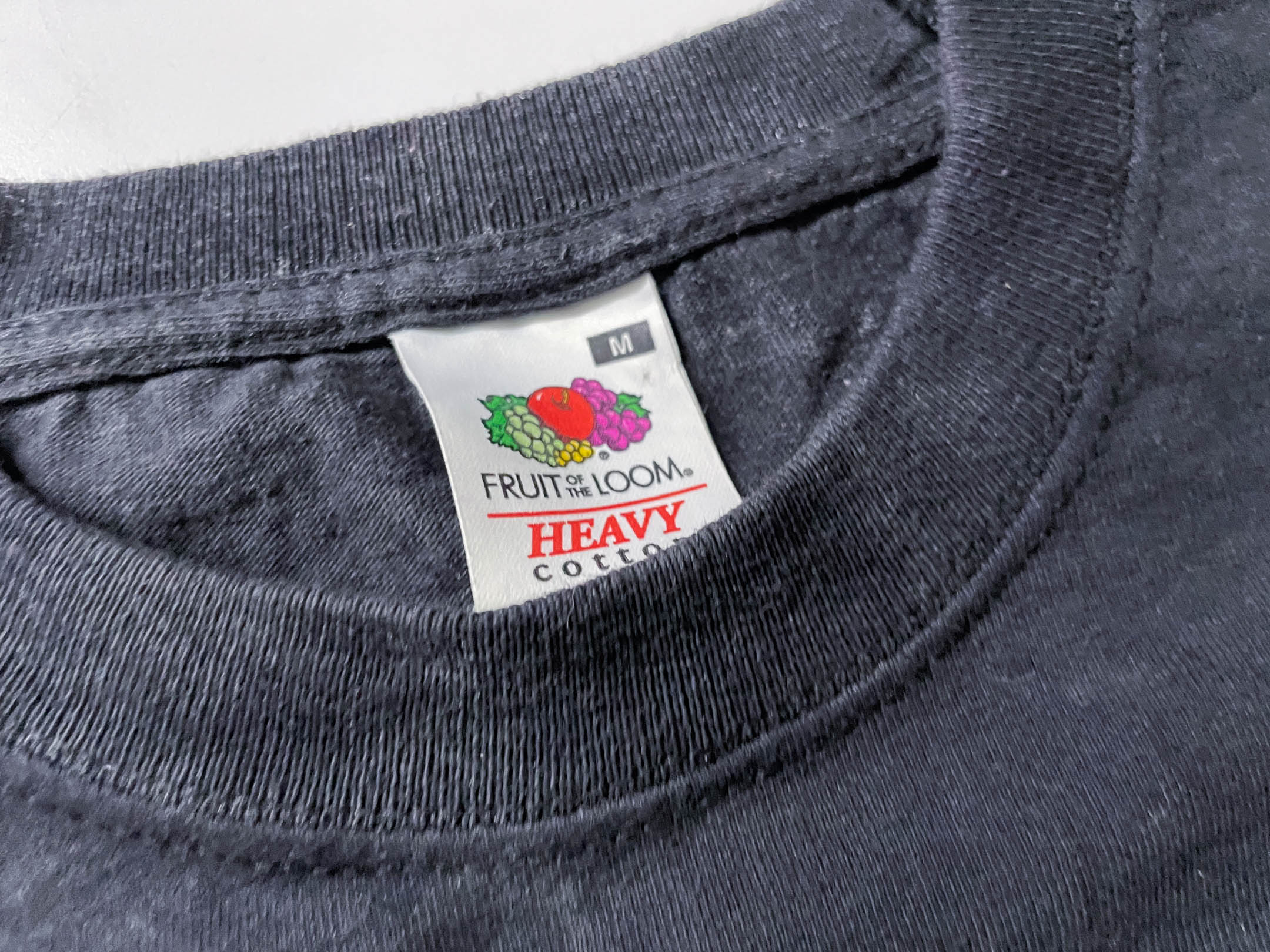 Vintage Men's Fruit of the loom Pubs of Dublin graphics black tees in M|L27 W18|SKU 4130