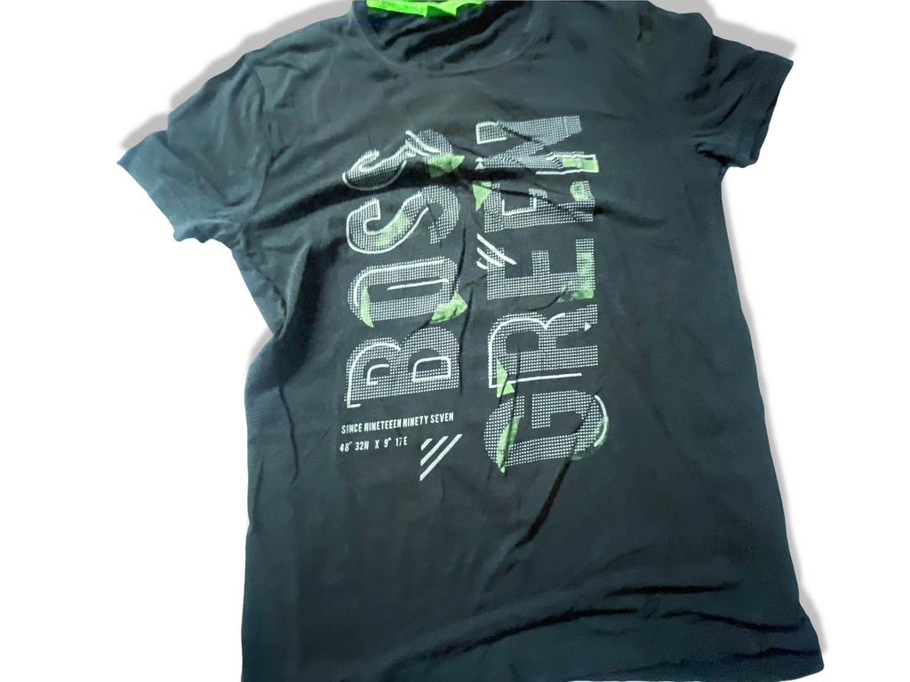 Vintage men's black Hugo Boss Graphics small tees|L26 W18| SKU 3903