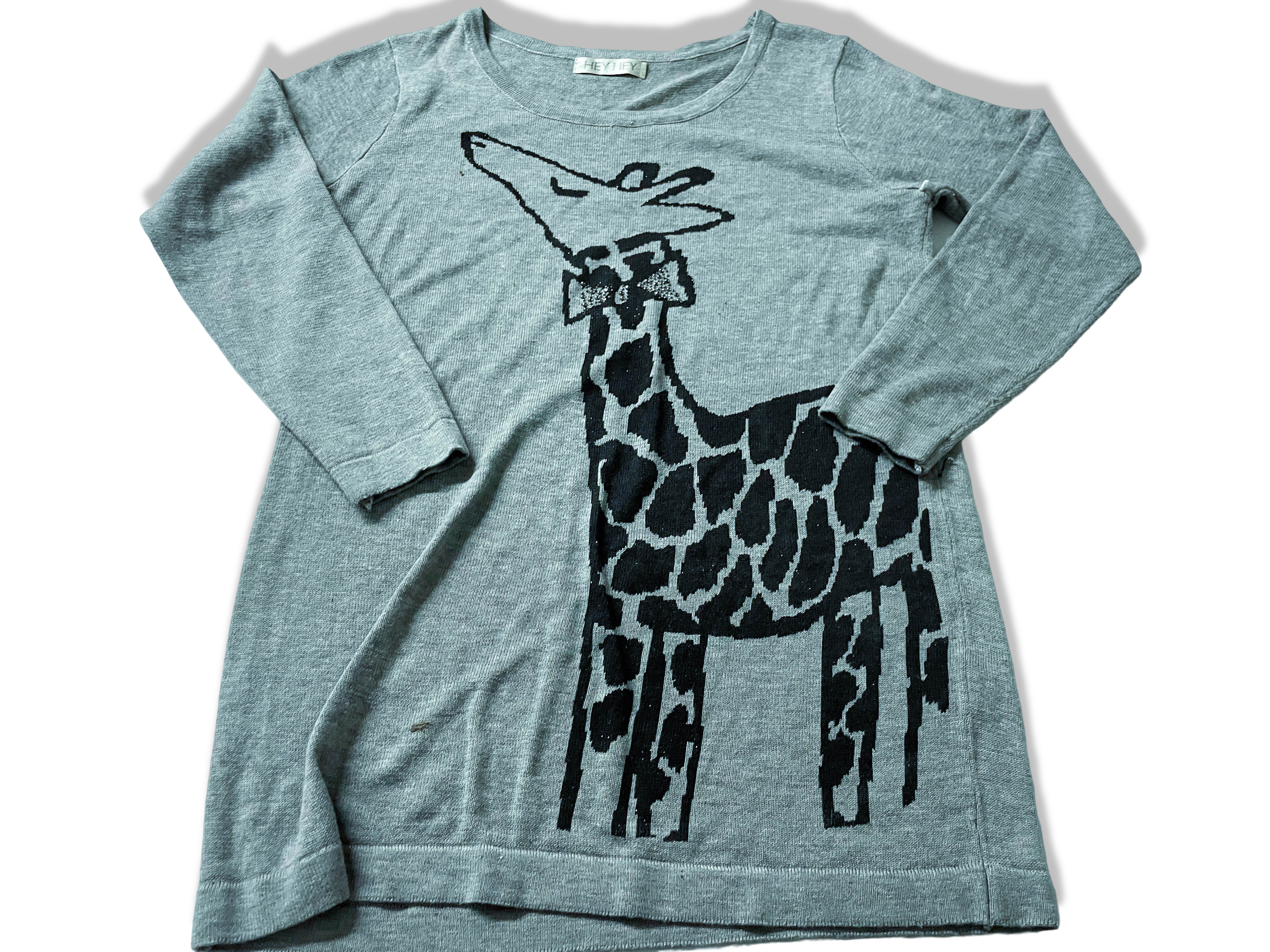 Vintage women's Giraffe print grey sweatshirt in M/L|L26 W18|SKU 3911