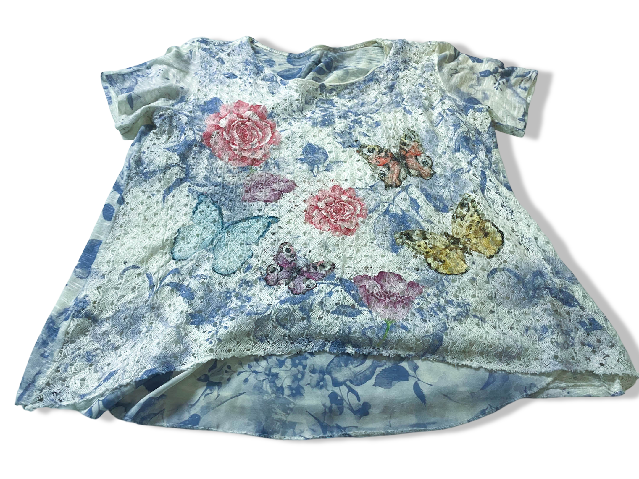 Vintage women's grey floral and animal print blouse in L/XL| L 27 W21| SKU 3977