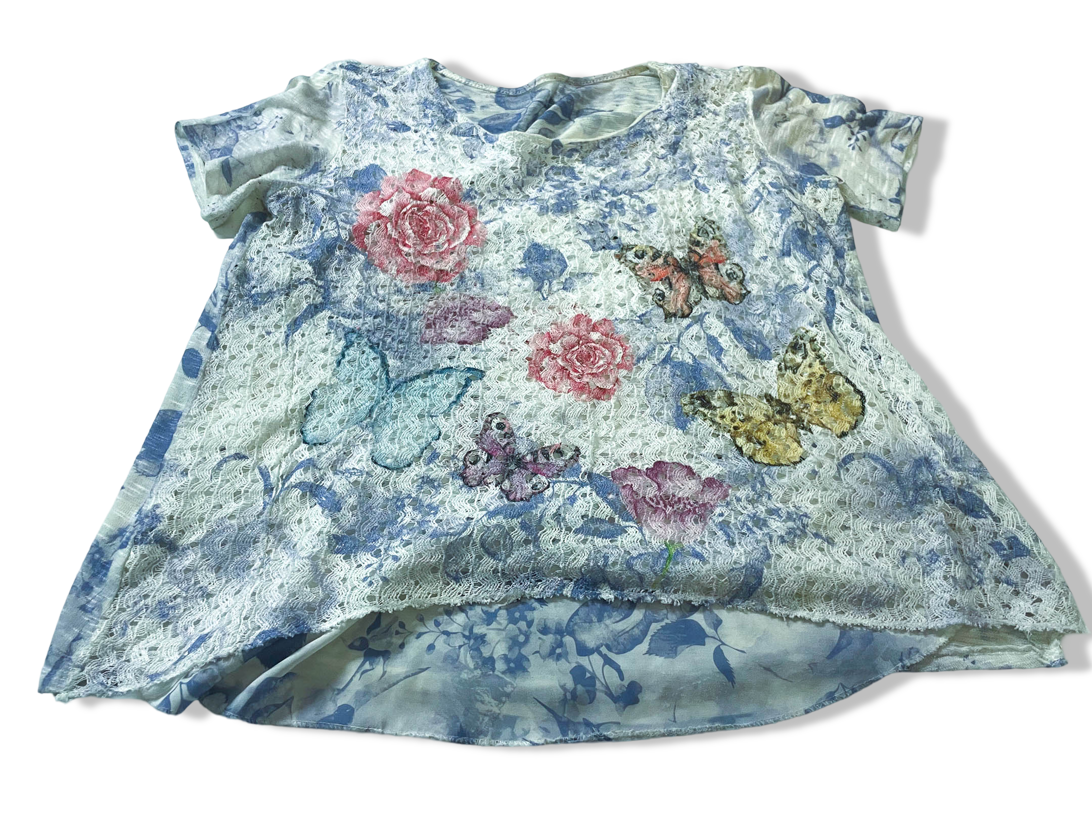 Vintage women's grey floral and animal print blouse in L/XL| L 27 W21| SKU 3977