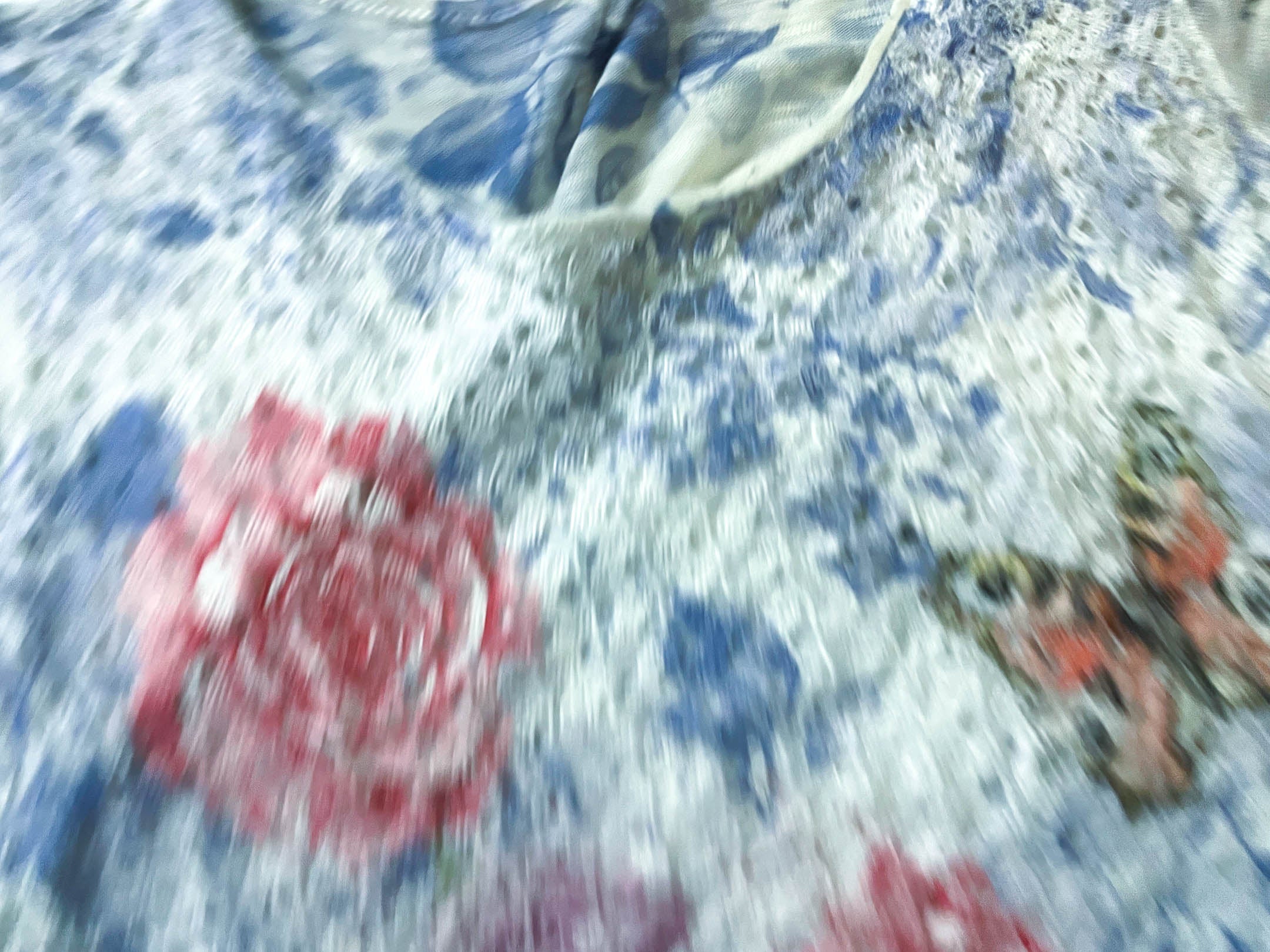 Vintage women's grey floral and animal print blouse in L/XL| L 27 W21| SKU 3977