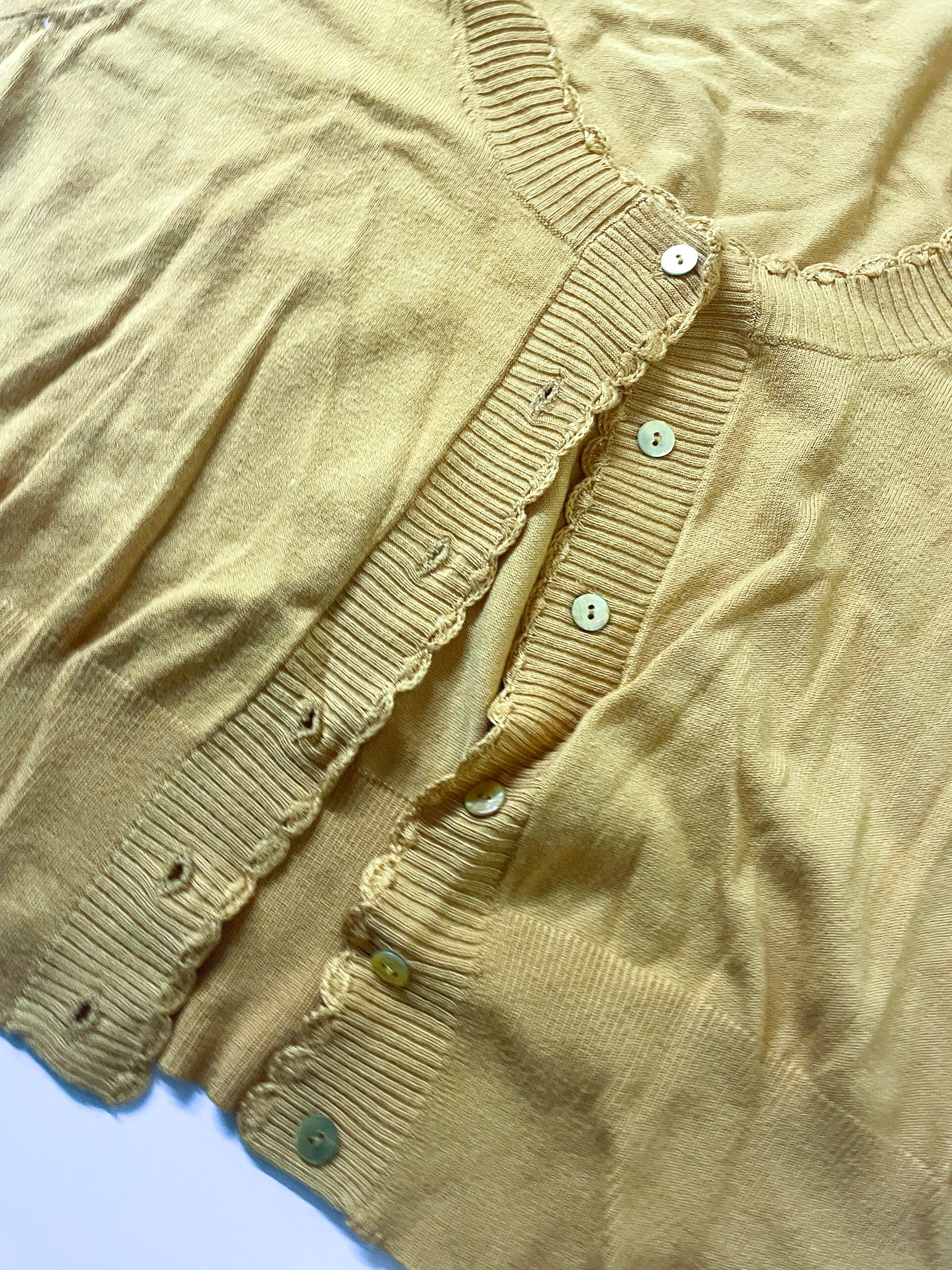 Women's  Y2k A wear mustard yellow button up cropped top in L| L20 W 18| SKU 3981