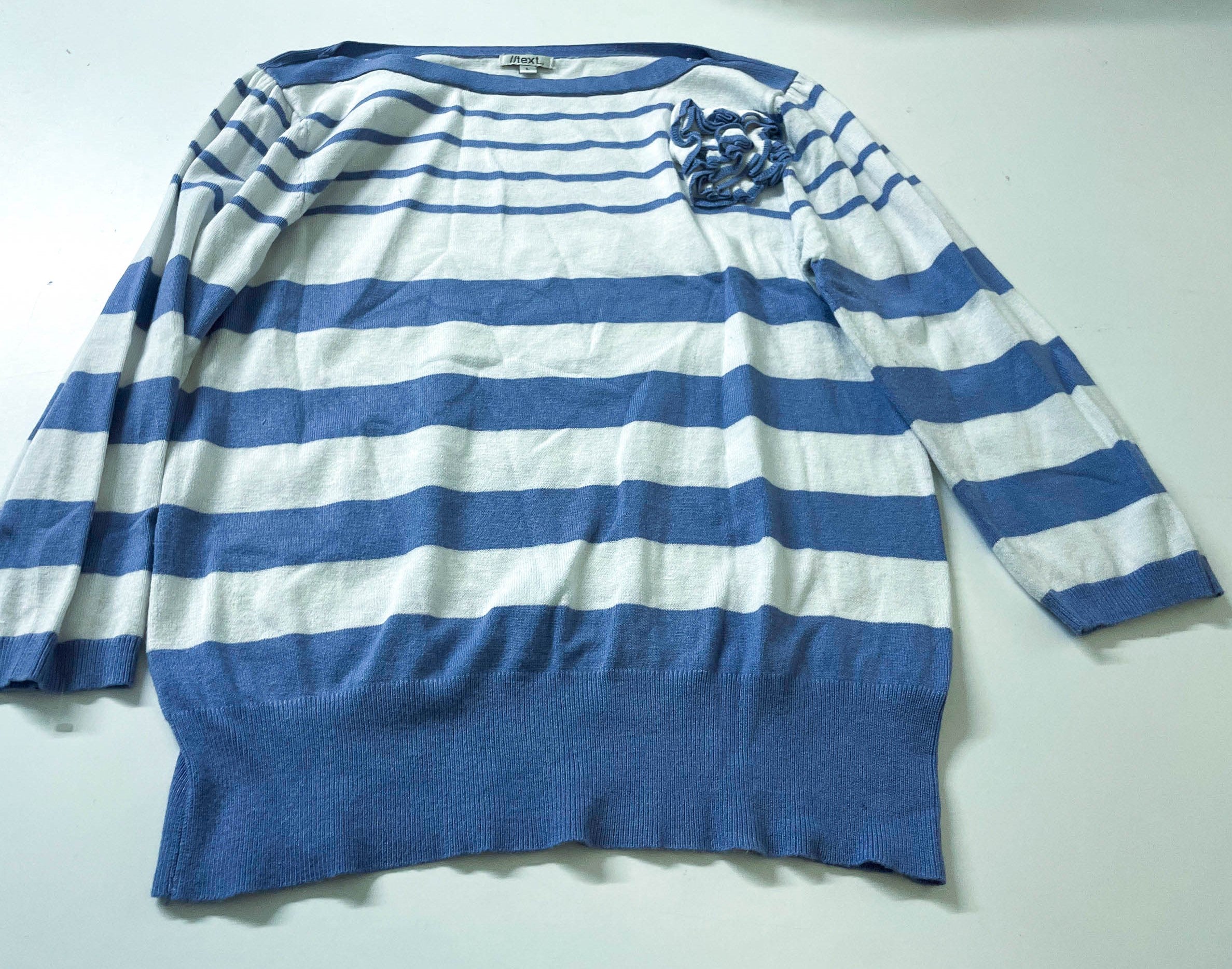 Women's y2k //text.. blue & white stripe top in L| L23 W20| SKU 3982