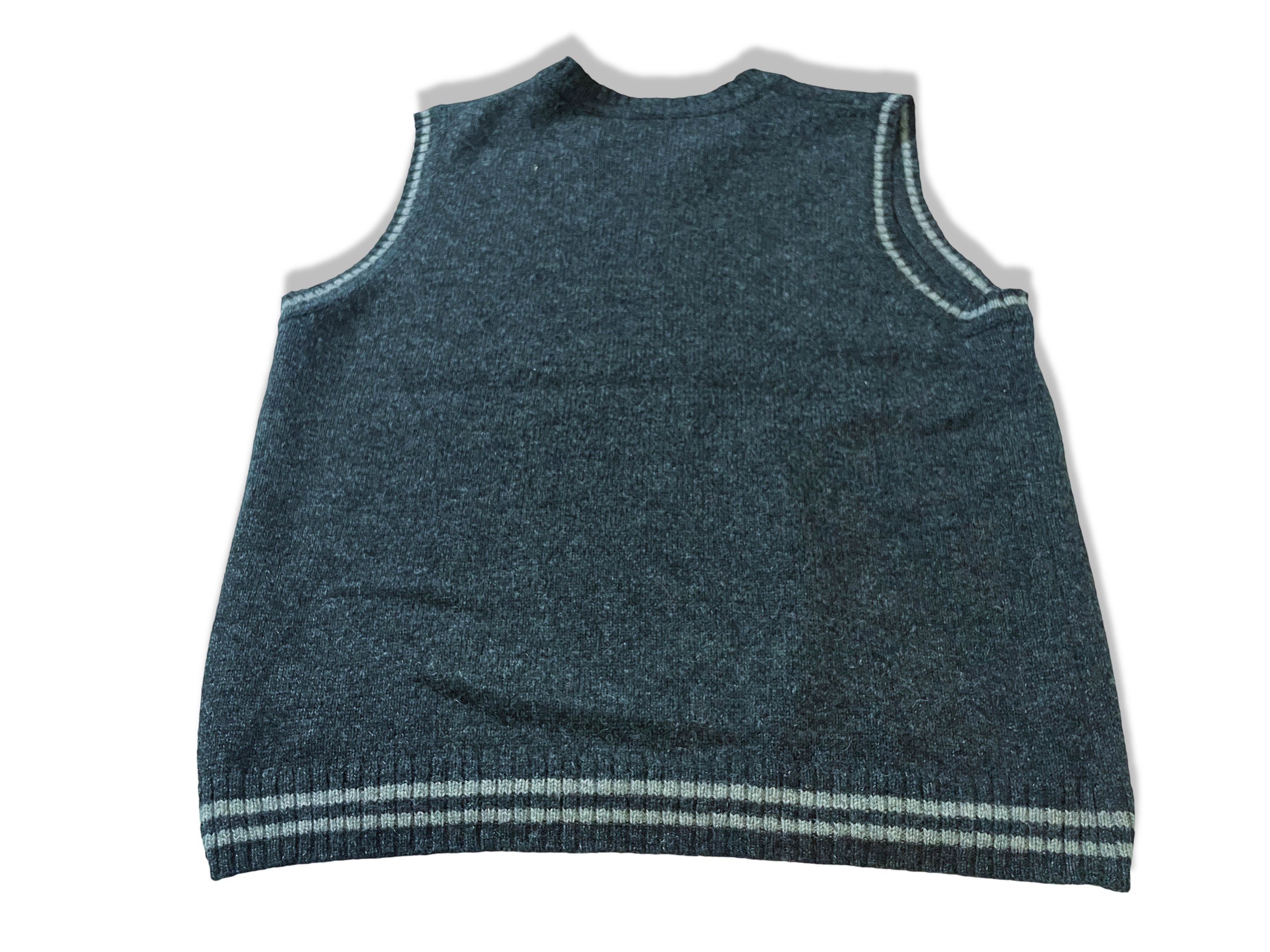 Vintage Men's Cottonfield wool knitted grey V-neck sleeveless sweater in L|L27 W22| SKU 3993