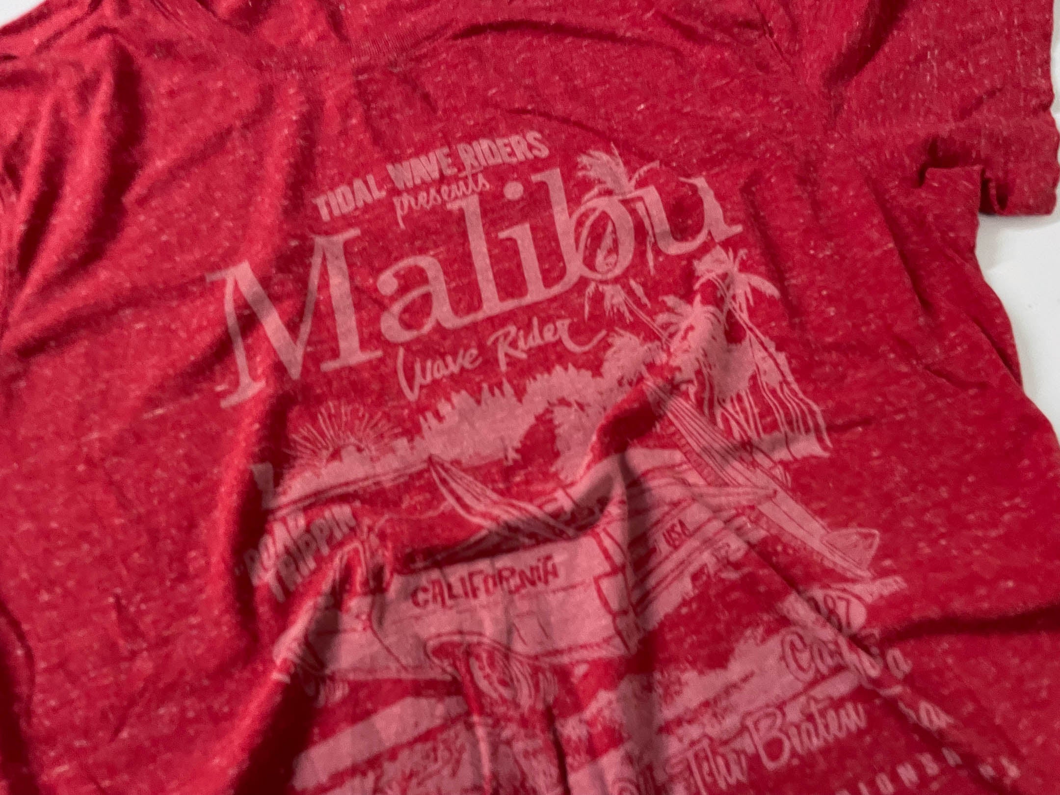 Vintage Men's Malibu wave riders graphics red short sleeve tees in L|L29 W20|SKU 4141