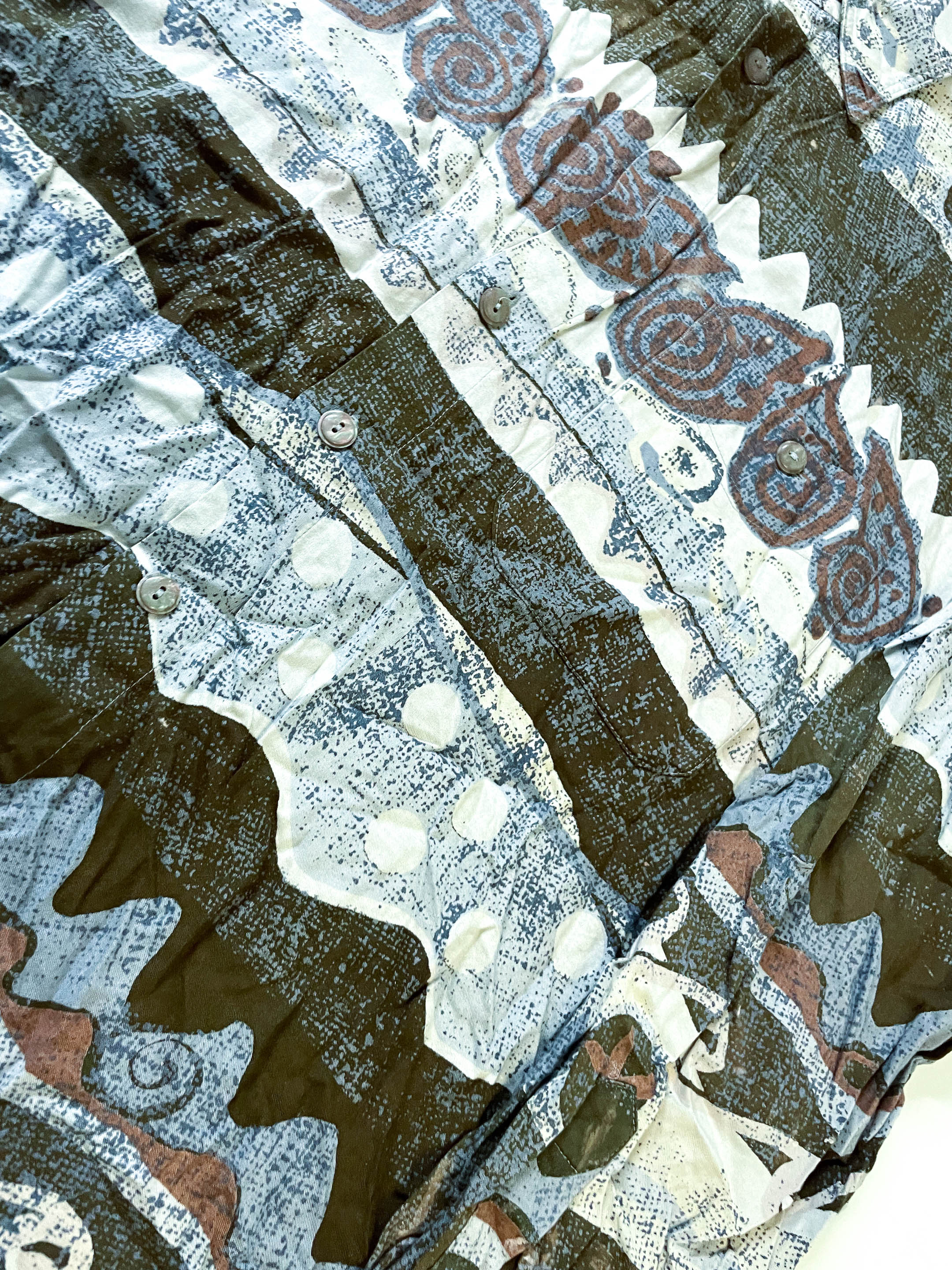 Vintage men's Aztec geometric print multi long sleeve shirt in XL|L32 W25|SKU 4004