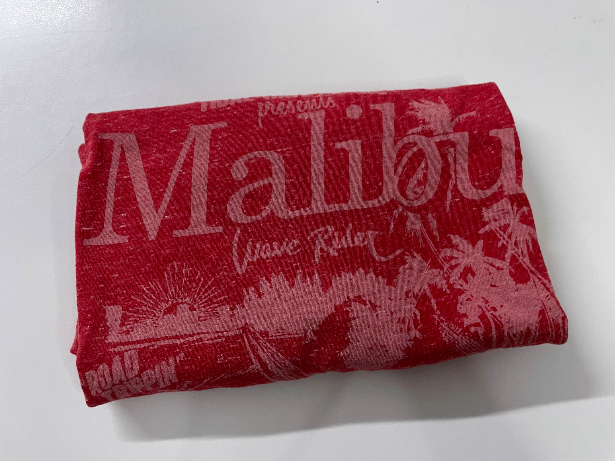 Vintage Men's Malibu wave riders graphics red short sleeve tees in L|L29 W20|SKU 4141