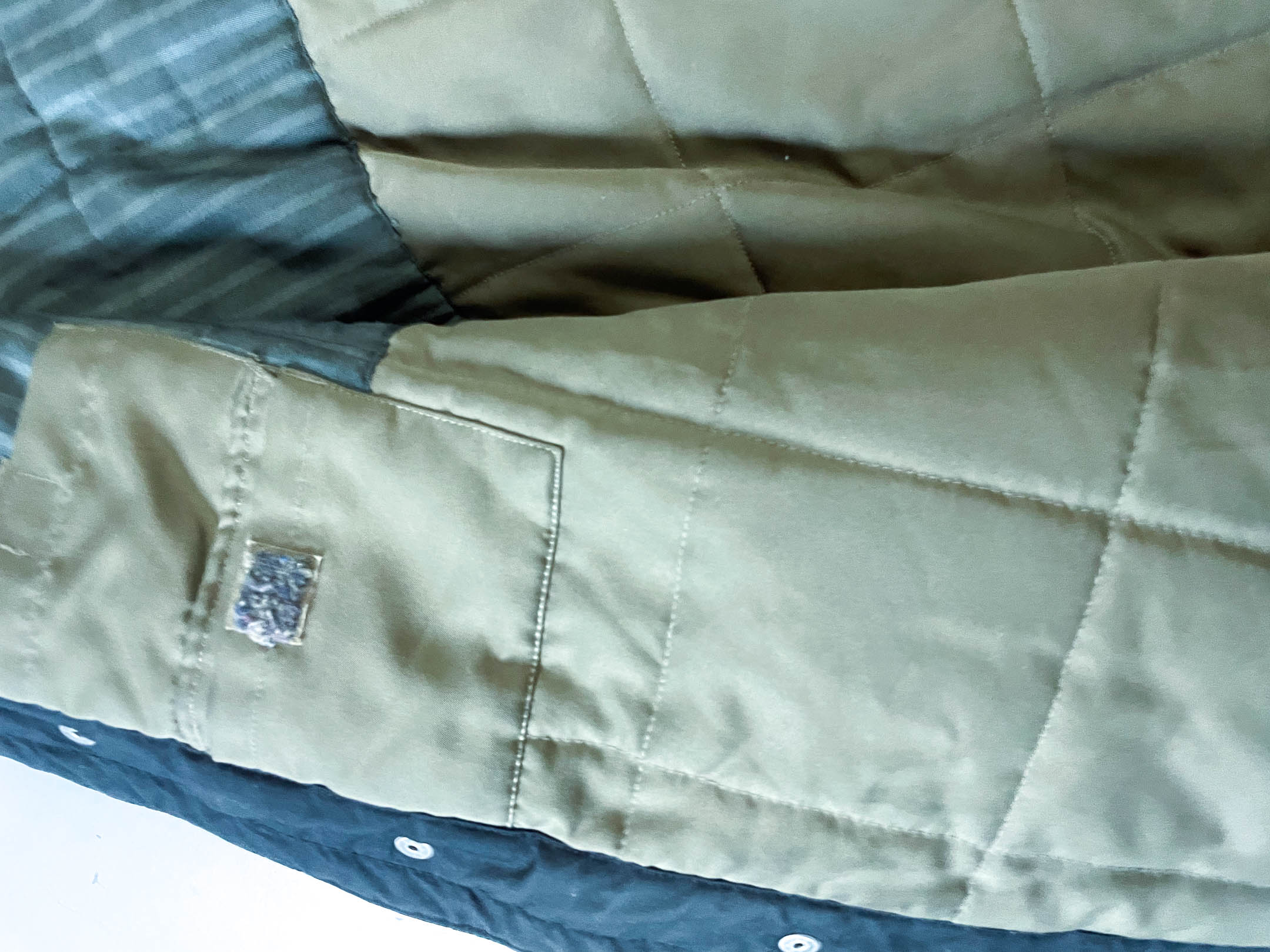 Vintage Men's Columbia sportwear black full zip waterproof jacket in L|L32 W25| SKU 4009