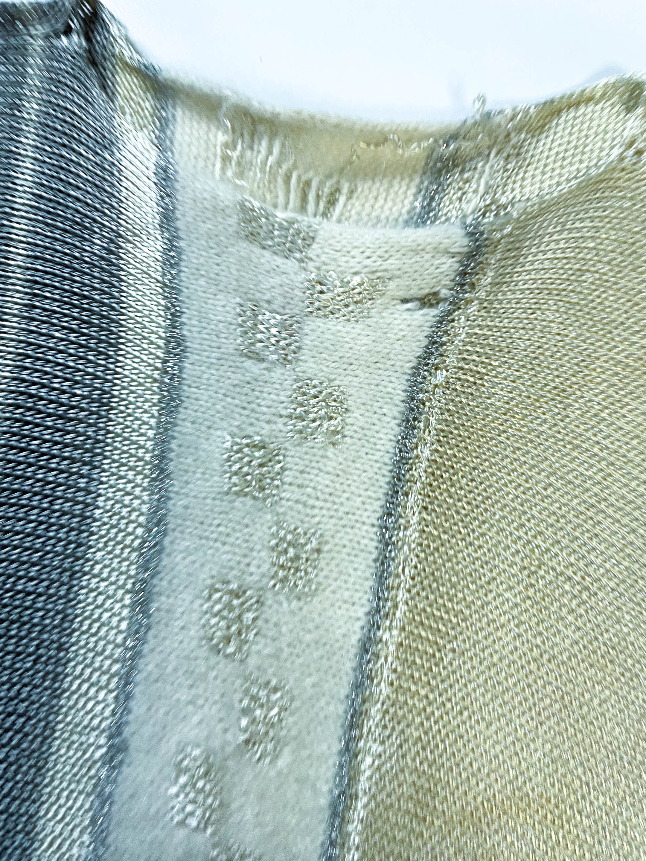 Vintage 90's women's cream geometric sweater in S/XS|L24 W15|SKU 4011