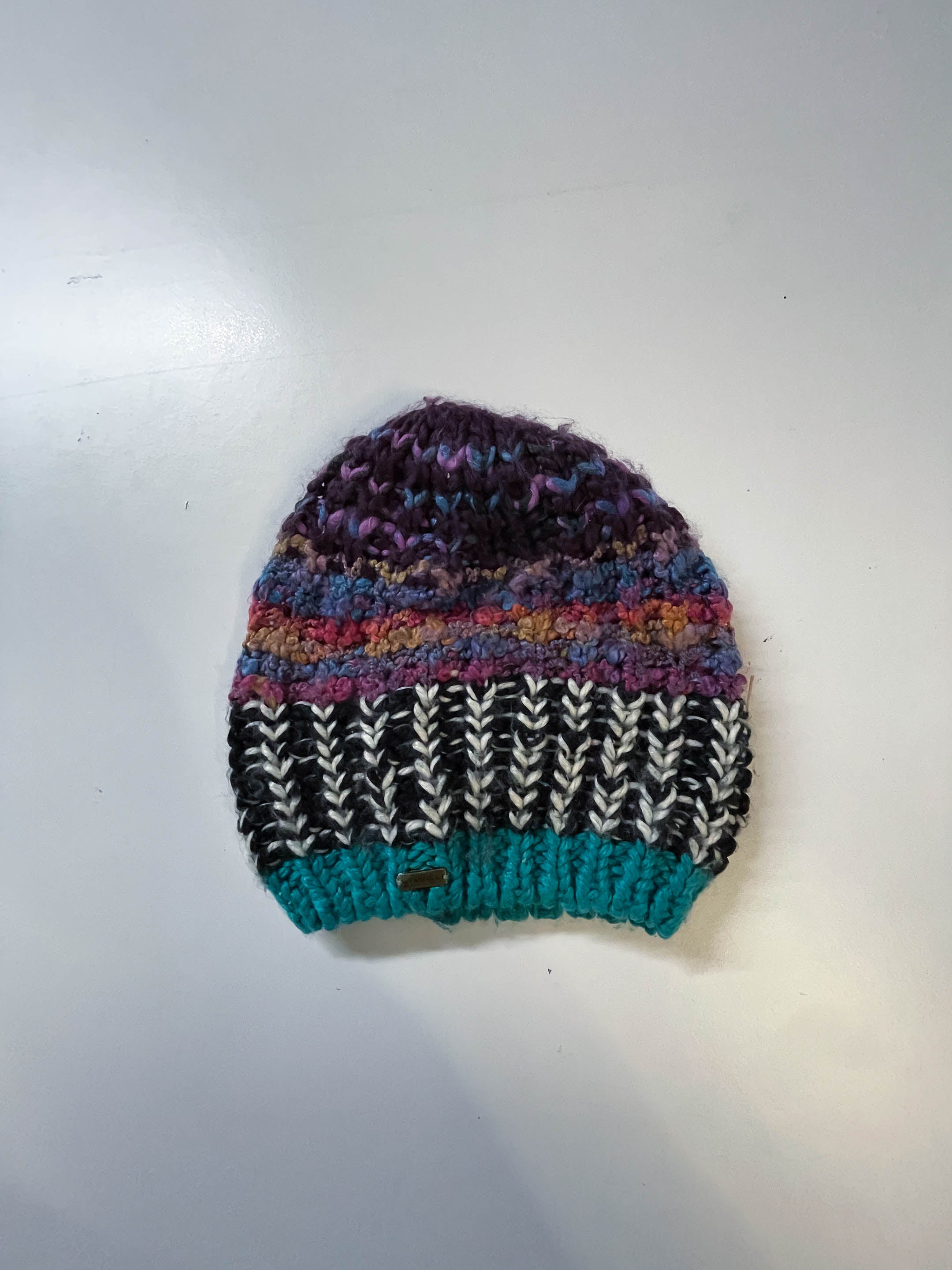 Vintage O'neills crochet beanie in Multicoloured stripe|One size|SKU 4015