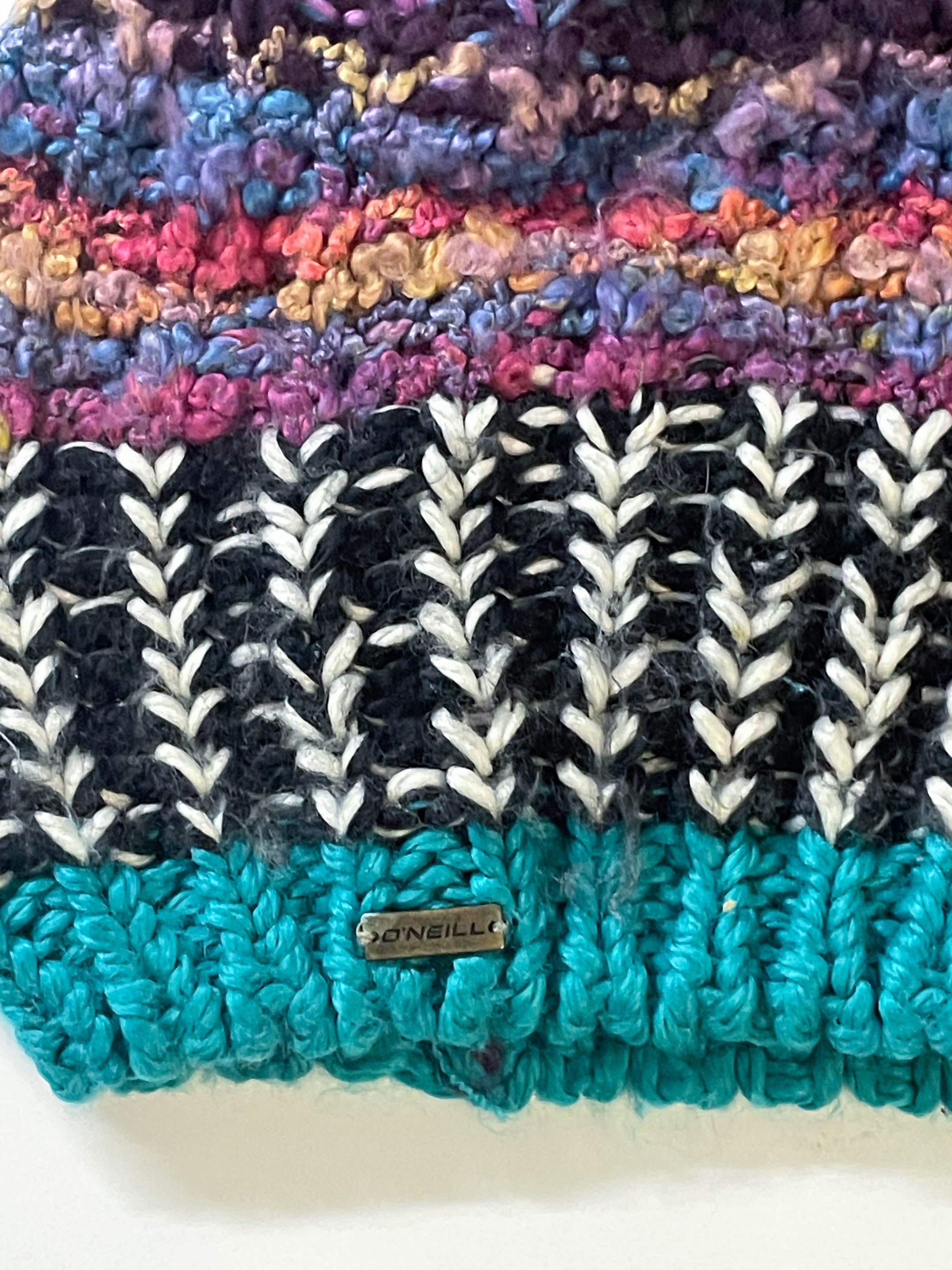 Vintage O'neills crochet beanie in Multicoloured stripe|One size|SKU 4015